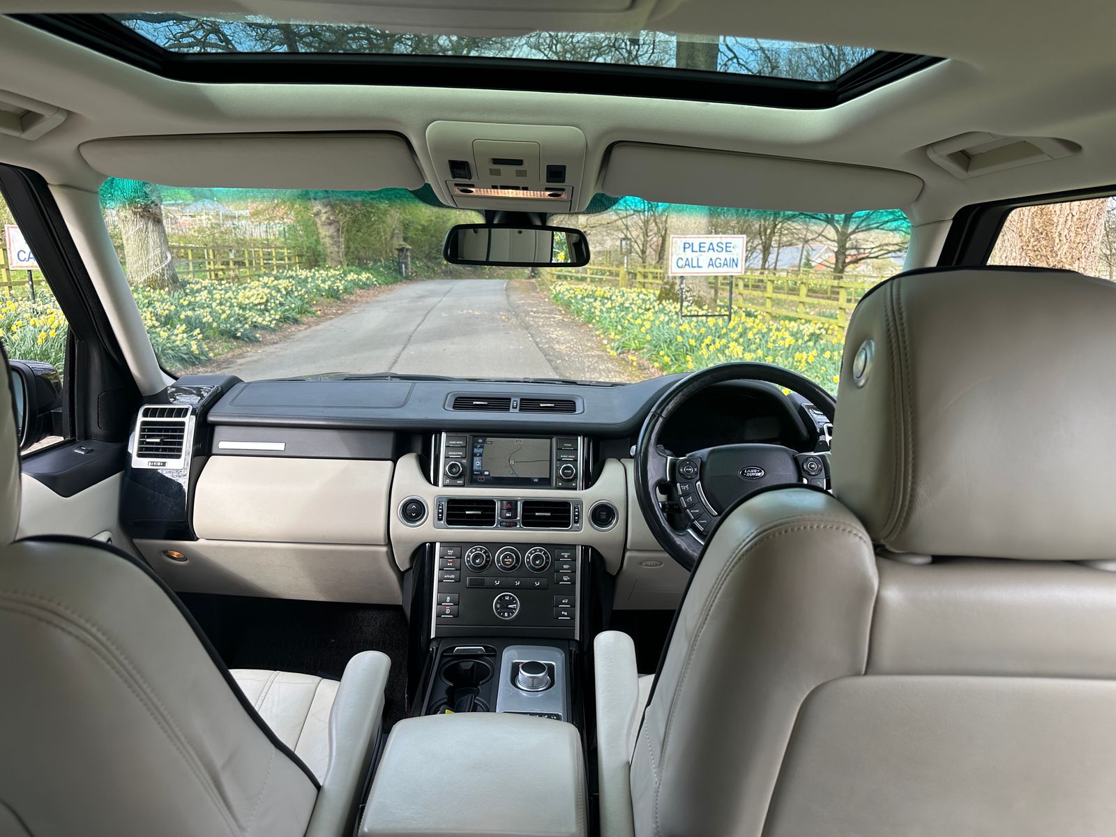 Land Rover Range Rover 4.4 TD V8 Vogue SUV 5dr Diesel Auto 4WD Euro 5 (313 bhp) 5dr Automatic 2026