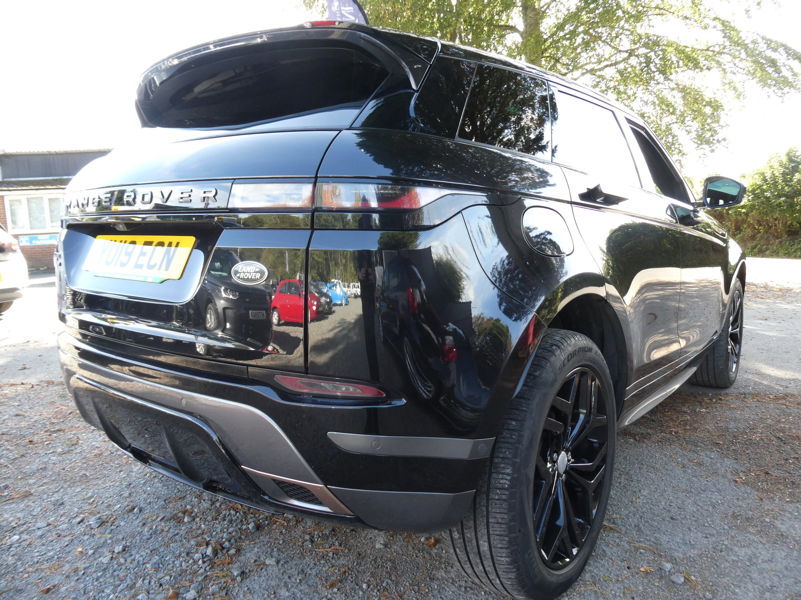 Land Rover Range Rover Evoque 2.0 D180 R-Dynamic SE SUV 5dr Diesel Auto 4WD Euro 6 (s/s) (180 ps) 5dr Automatic 2019