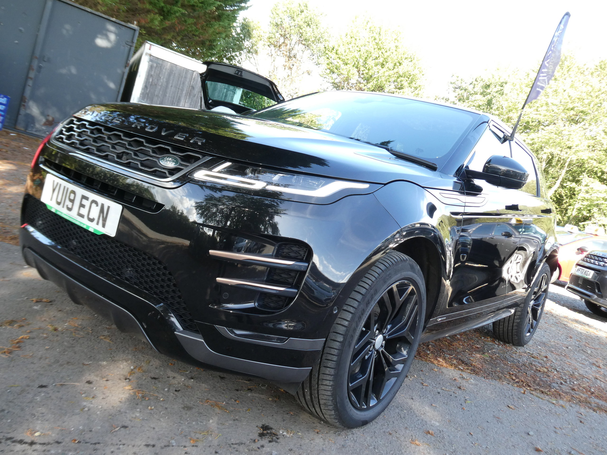 Land Rover Range Rover Evoque 2.0 D180 R-Dynamic SE SUV 5dr Diesel Auto 4WD Euro 6 (s/s) (180 ps) 5dr Automatic 2019
