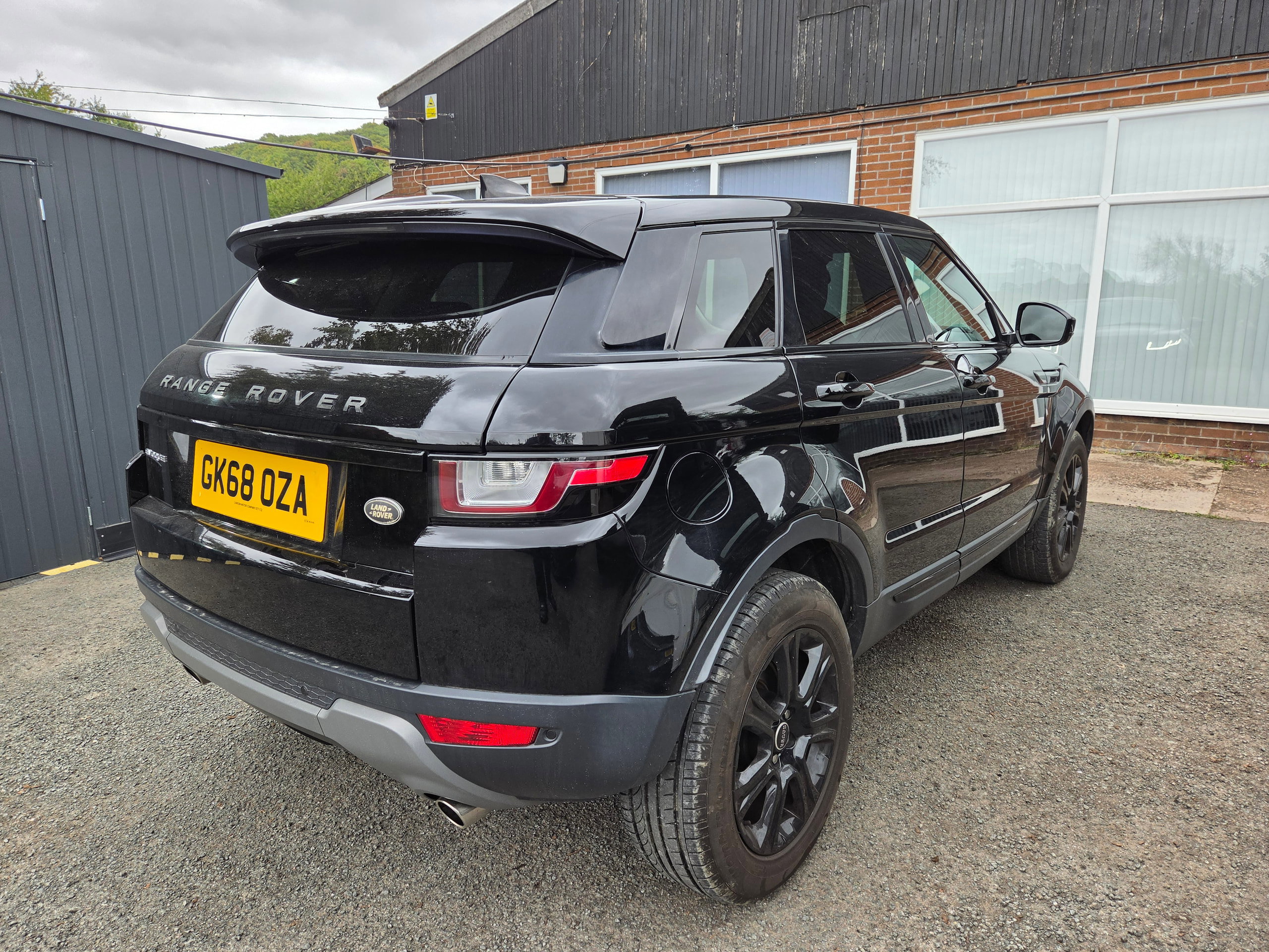 Land Rover Range Rover Evoque 2.0 eD4 SE Tech SUV 5dr Diesel Manual FWD Euro 6 (s/s) (150 ps) 5dr Manual 2018