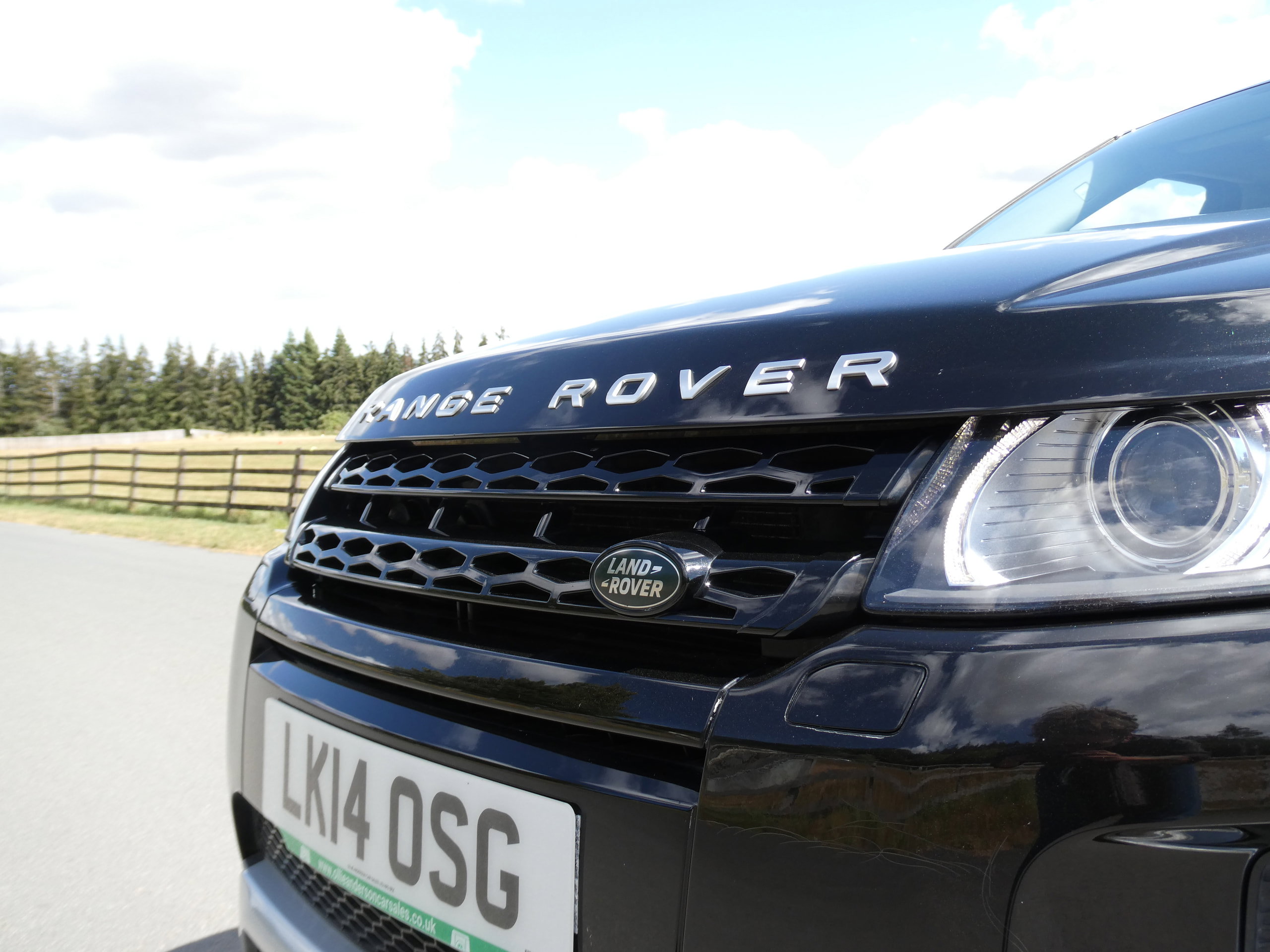 Land Rover Range Rover Evoque 2.2 SD4 Dynamic SUV 5dr Diesel Auto 4WD Euro 5 (s/s) (190 ps) 5dr Automatic 2014