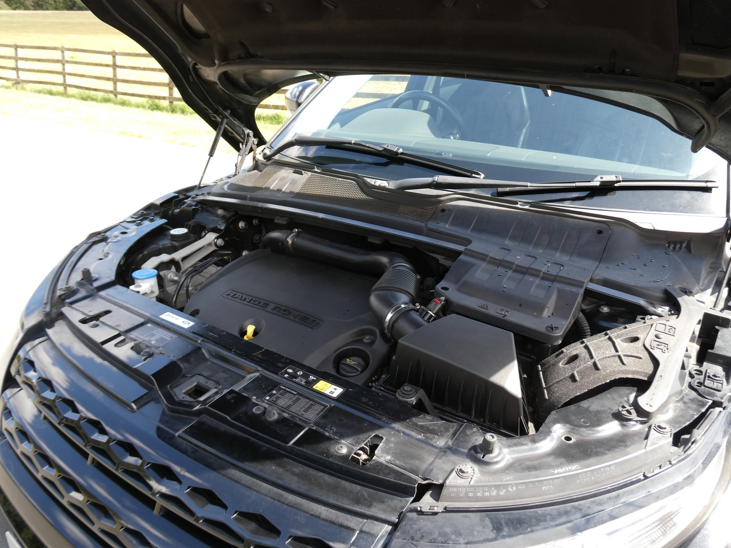 Land Rover Range Rover Evoque 2.2 SD4 Dynamic SUV 5dr Diesel Auto 4WD Euro 5 (s/s) (190 ps) 5dr Automatic 2014