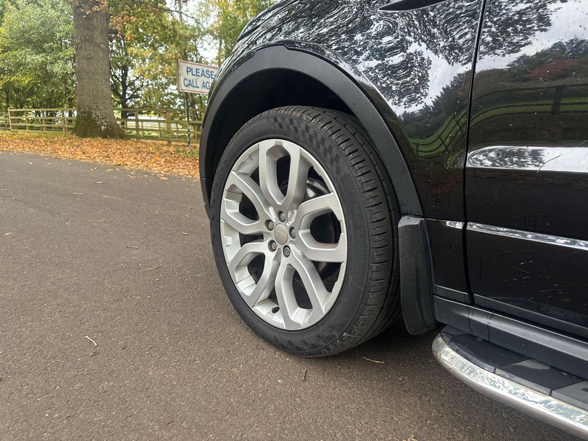 Land Rover Range Rover Evoque 2.2 Range Rover Evoque Dynamic SD4 Auto 4WD 5dr 5dr Automatic 2026
