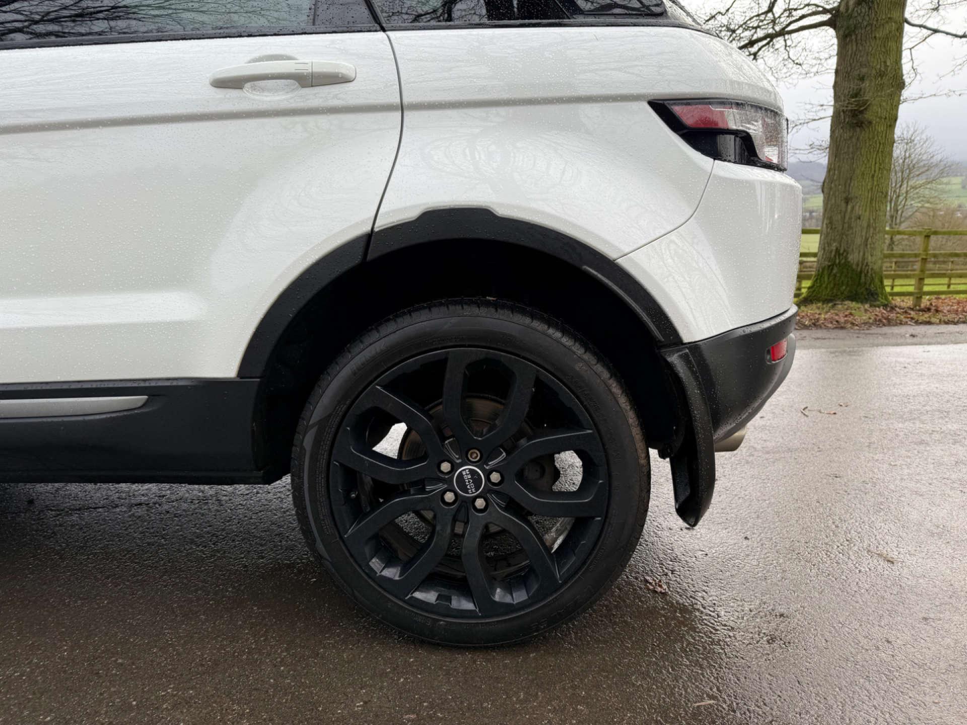 Land Rover Range Rover Evoque 2.2 Range Rover Evoque Pure SD4 Auto 4WD 5dr 5dr Automatic 2026