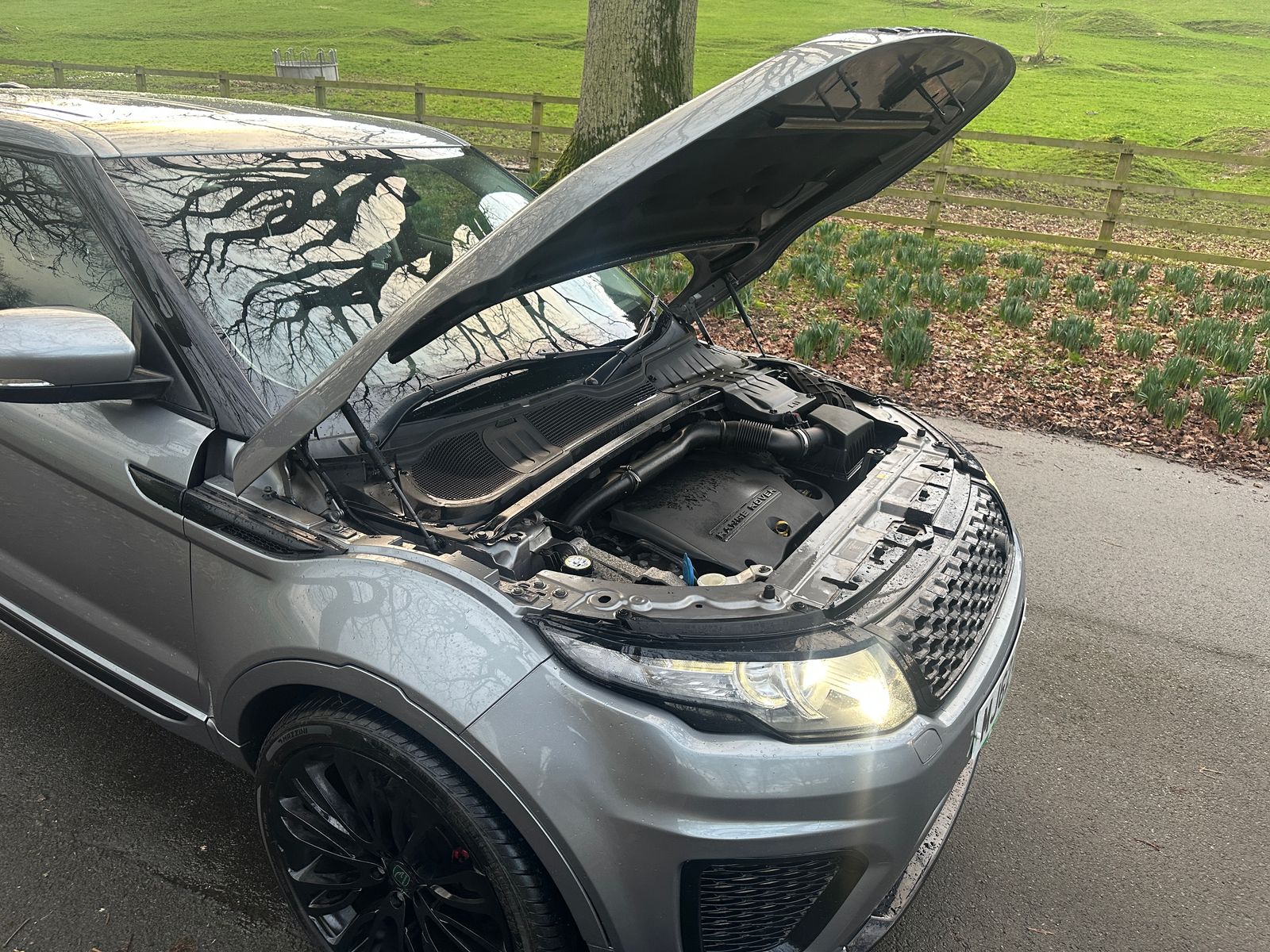 Land Rover Range Rover Evoque 2.2 TD4 Pure SUV 5dr Diesel Manual 4WD Euro 5 (s/s) (150 ps) 5dr Manual 2012