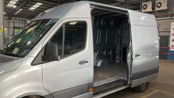 Mercedes-Benz Sprinter 2.0 315 CDI PRO Panel Van 5dr Diesel G-Tronic RWD L2 H2 Euro 6 (s/s) (150 ps) 5dr Automatic 2025