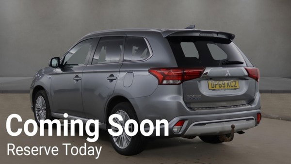 Mitsubishi Outlander 2.4h TwinMotor 13.8kWh Dynamic SUV 5dr Petrol Plug-in Hybrid CVT 4WD Euro 6 (s/s) (224 ps) 5dr Automatic 2020