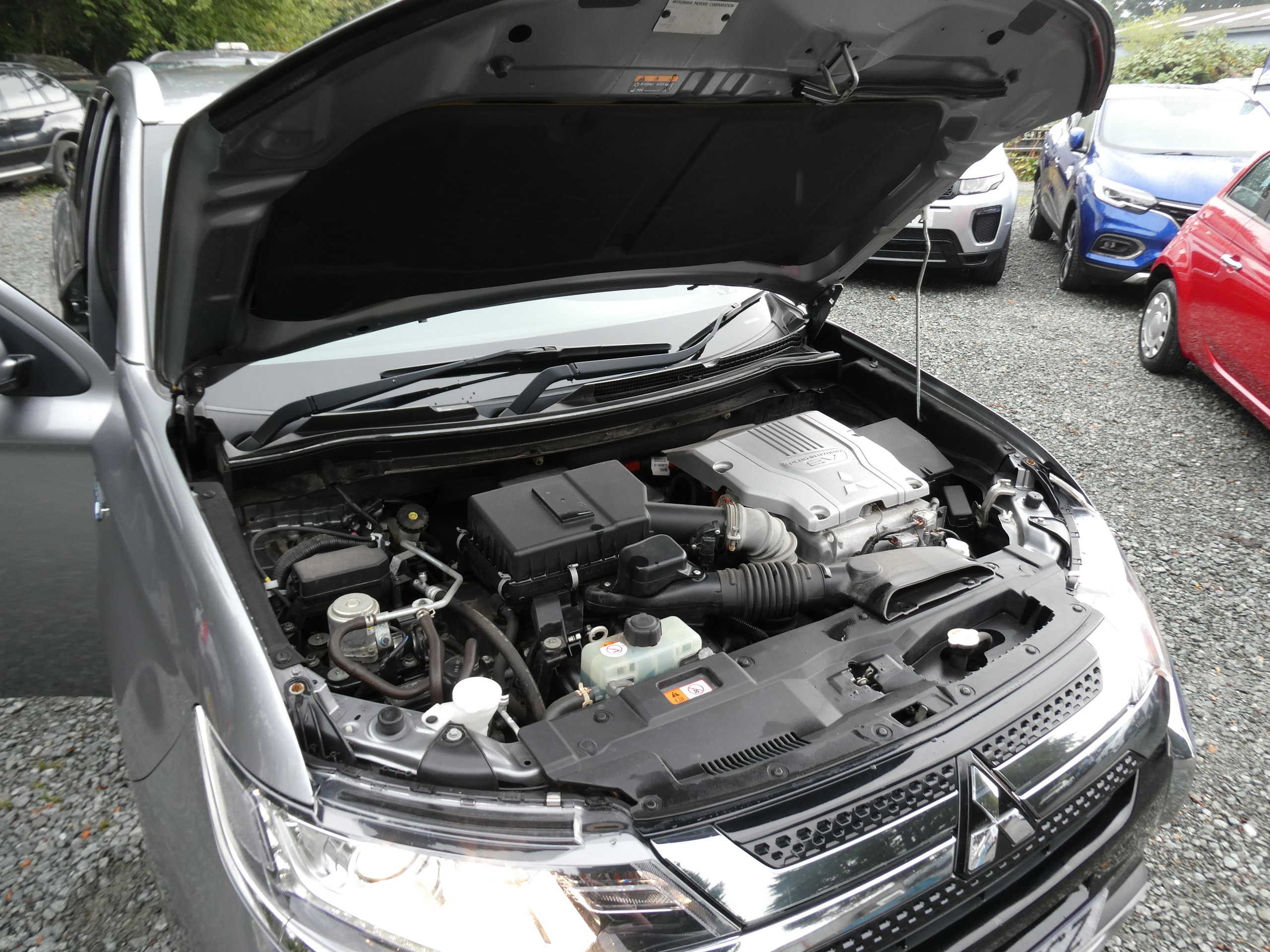 Mitsubishi Outlander 2.4h TwinMotor 13.8kWh Dynamic SUV 5dr Petrol Plug-in Hybrid CVT 4WD Euro 6 (s/s) (224 ps) 5dr Automatic 2020