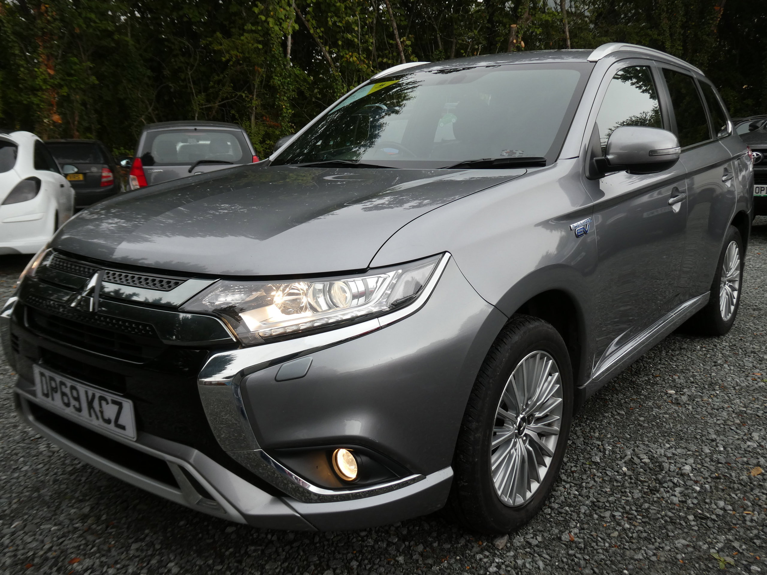 Mitsubishi Outlander 2.4h TwinMotor 13.8kWh Dynamic SUV 5dr Petrol Plug-in Hybrid CVT 4WD Euro 6 (s/s) (224 ps) 5dr Automatic 2020
