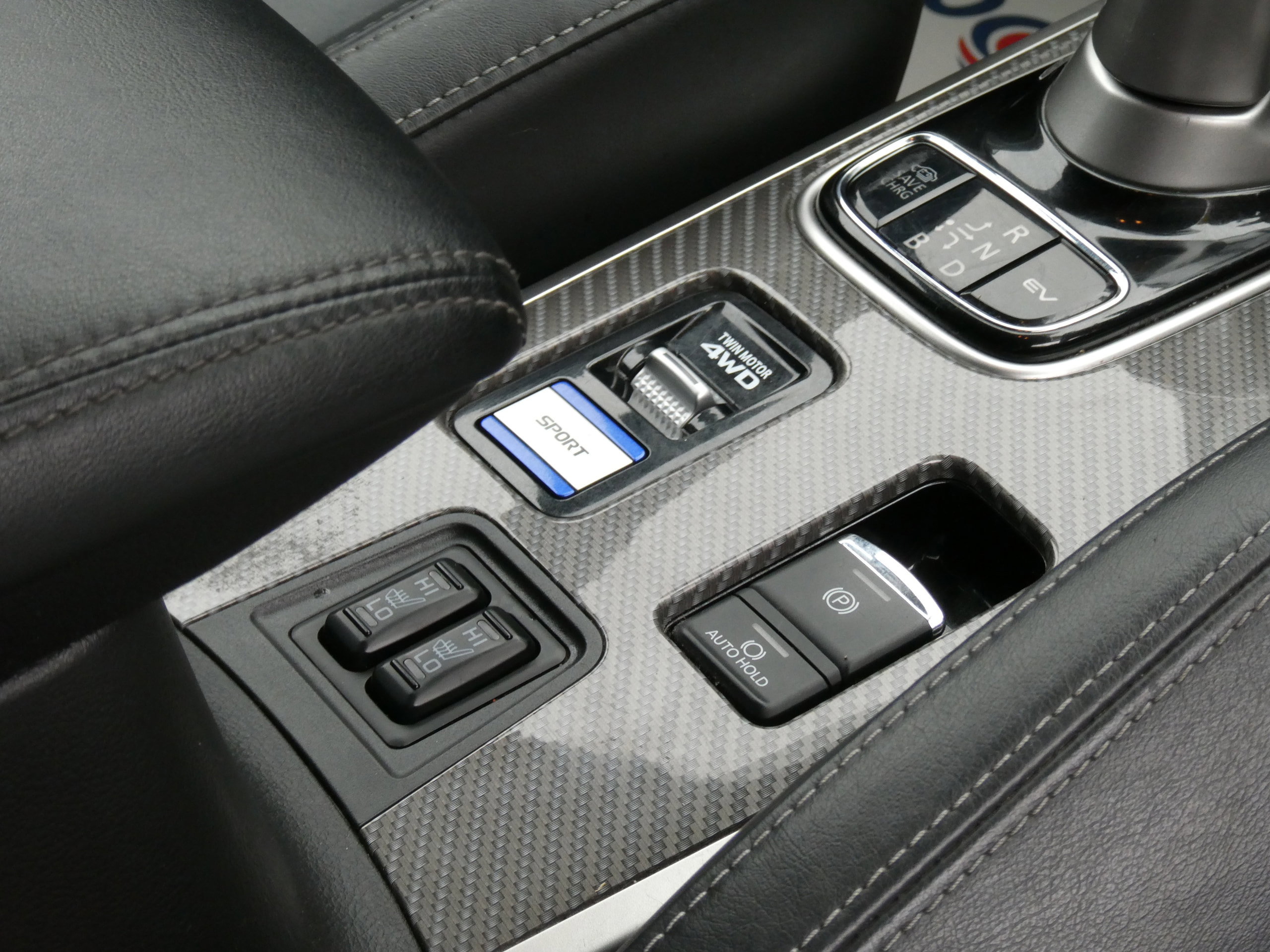 Mitsubishi Outlander 2.4h TwinMotor 13.8kWh Dynamic SUV 5dr Petrol Plug-in Hybrid CVT 4WD Euro 6 (s/s) (224 ps) 5dr Automatic 2020