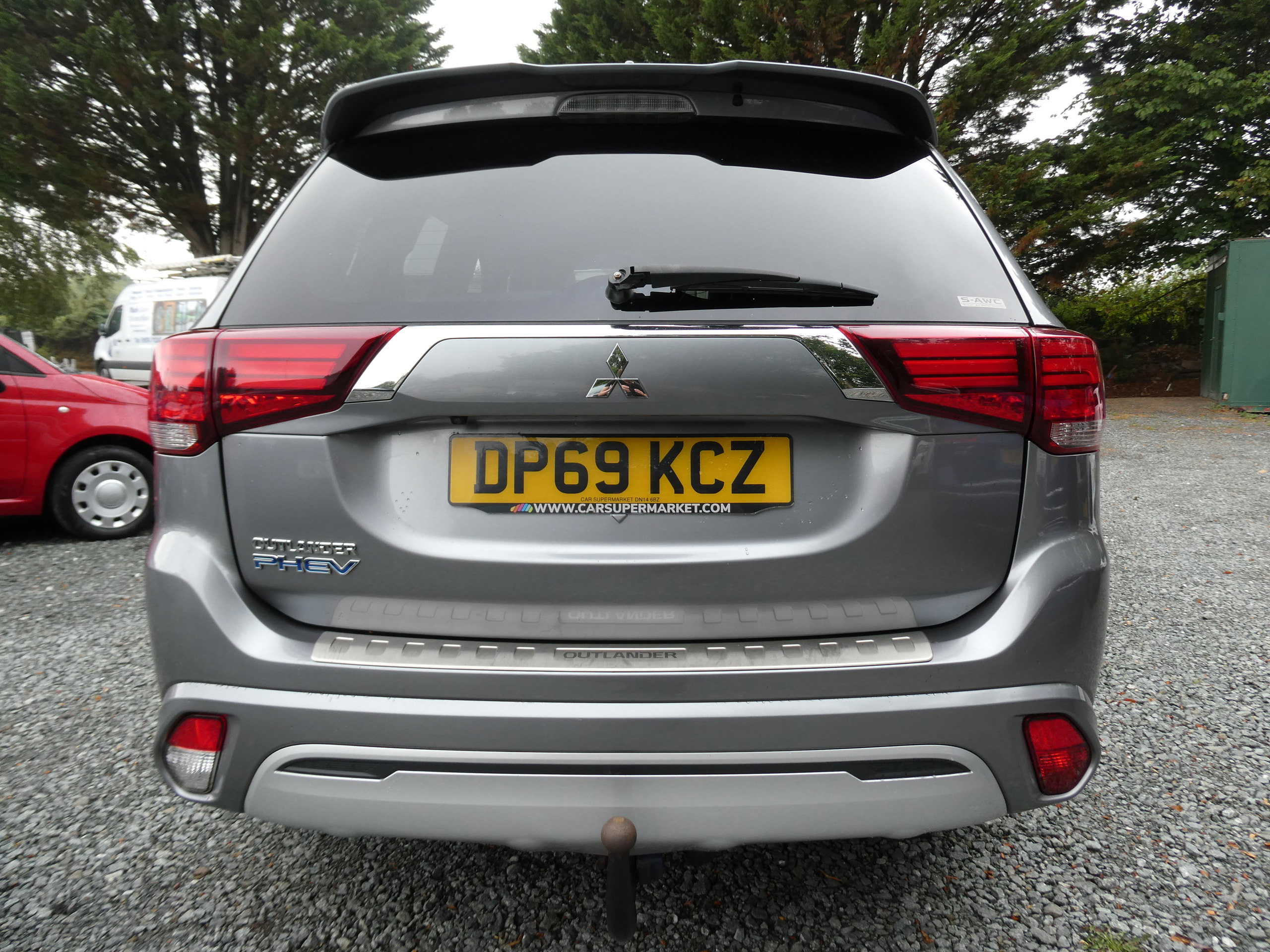 Mitsubishi Outlander 2.4h TwinMotor 13.8kWh Dynamic SUV 5dr Petrol Plug-in Hybrid CVT 4WD Euro 6 (s/s) (224 ps) 5dr Automatic 2020