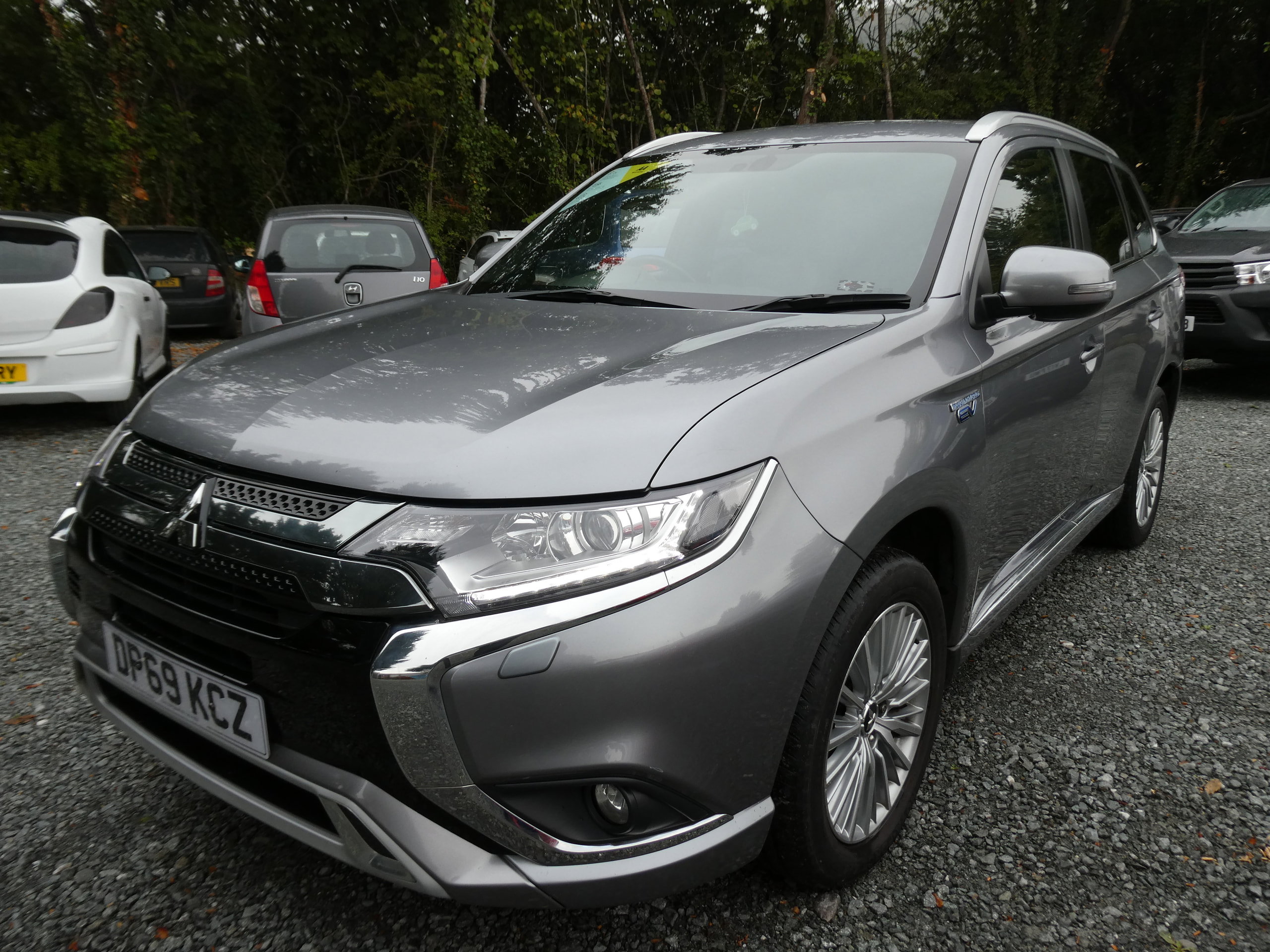 Mitsubishi Outlander 2.4h TwinMotor 13.8kWh Dynamic SUV 5dr Petrol Plug-in Hybrid CVT 4WD Euro 6 (s/s) (224 ps) 5dr Automatic 2020