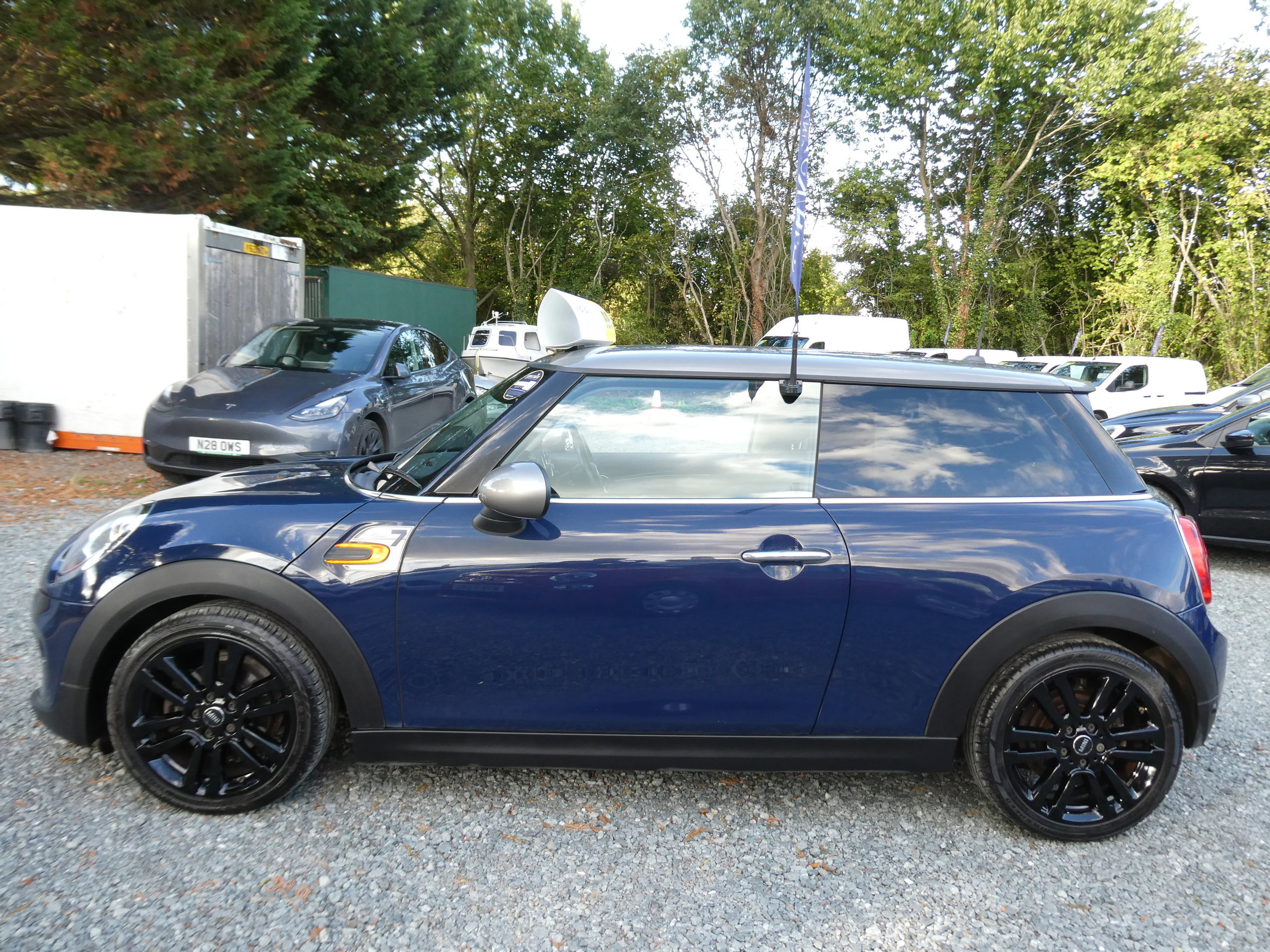 MINI Hatch 1.5 Cooper Seven Hatchback 3dr Petrol Manual Euro 6 (s/s) (136 ps) 3dr Manual 2017