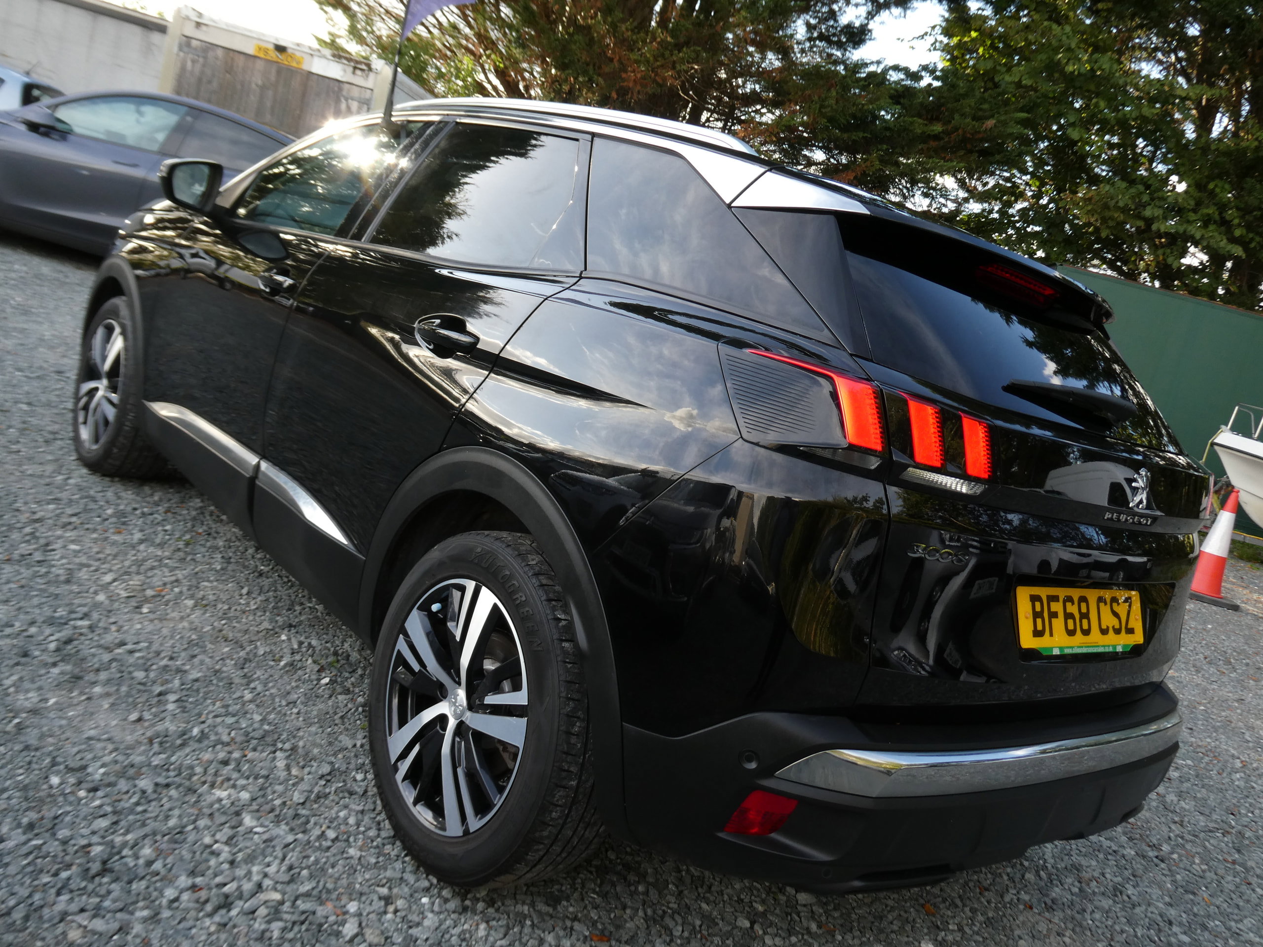 Peugeot 3008 1.2 PureTech Allure SUV 5dr Petrol Manual Euro 6 (s/s) (130 ps) 5dr Manual 2018