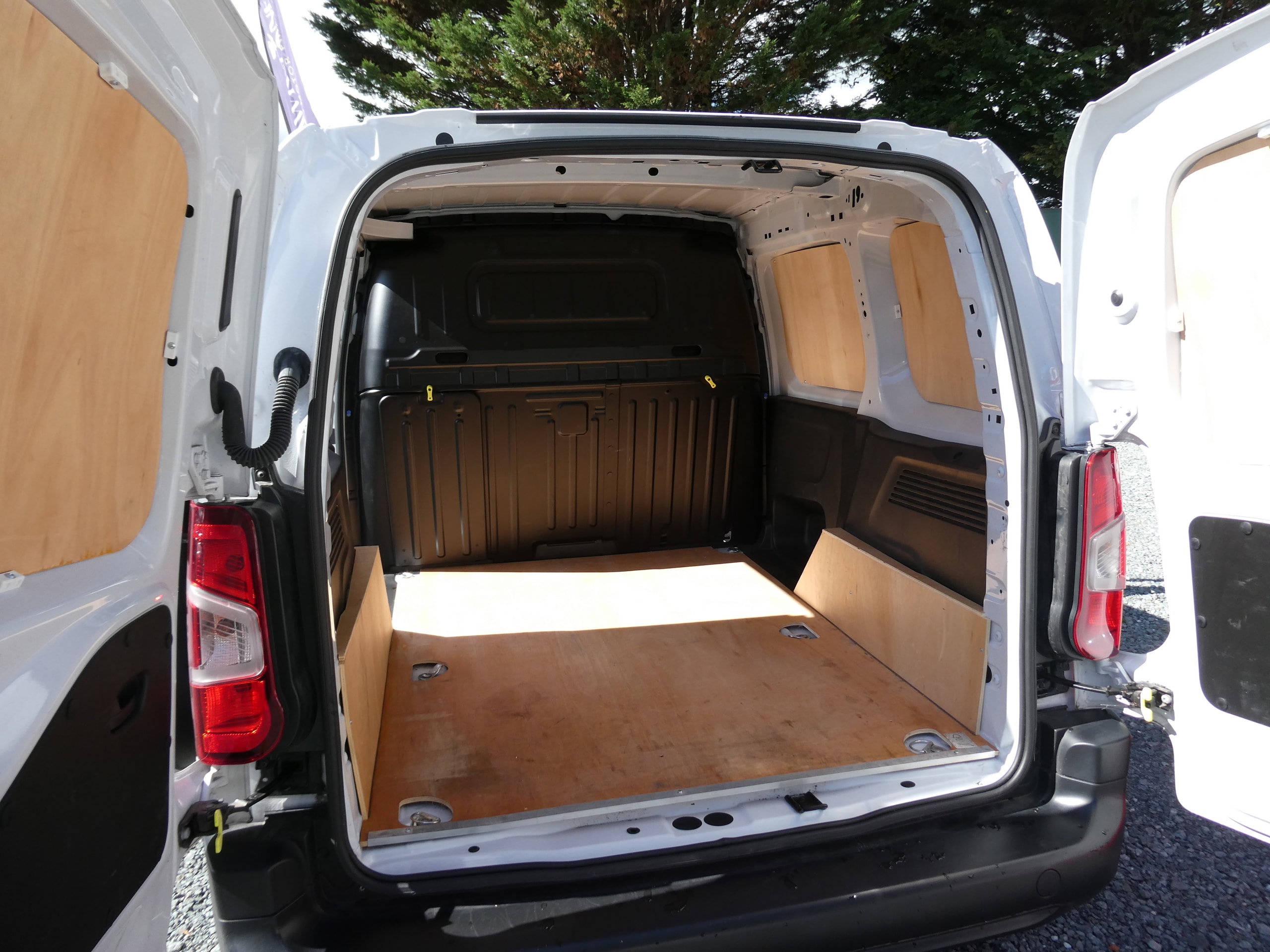 Peugeot Partner 1.5 BlueHDi 1000 Professional Premium + Standard Panel Van 5dr Diesel Manual SWB Euro 6 (s/s) (100 bhp) 5dr Manual 2024