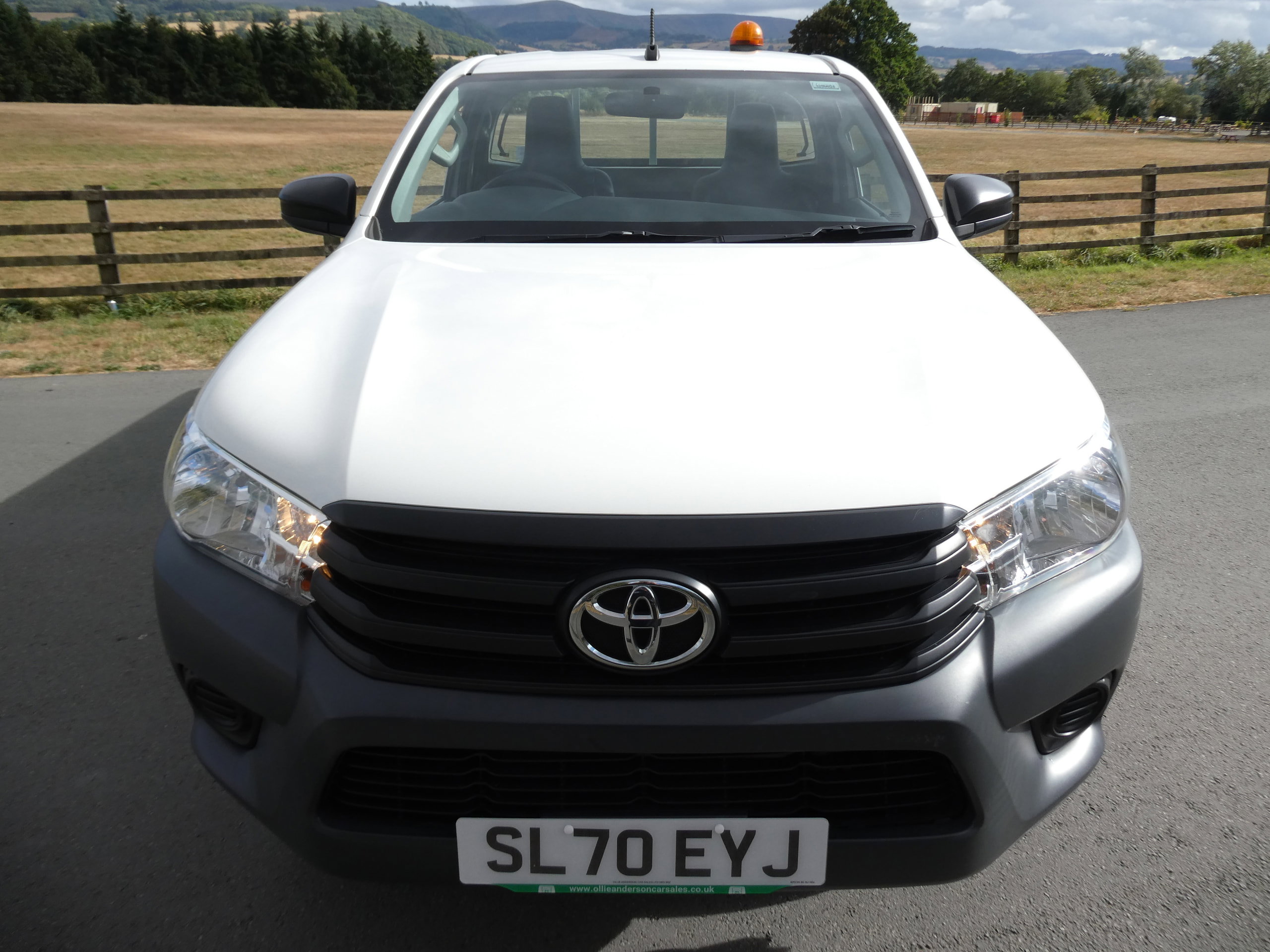 Toyota Hilux 2.4 D-4D Active Narrow Body Pickup 2dr Diesel Manual 4WD Euro 6 (150 ps) 2dr Manual 2020