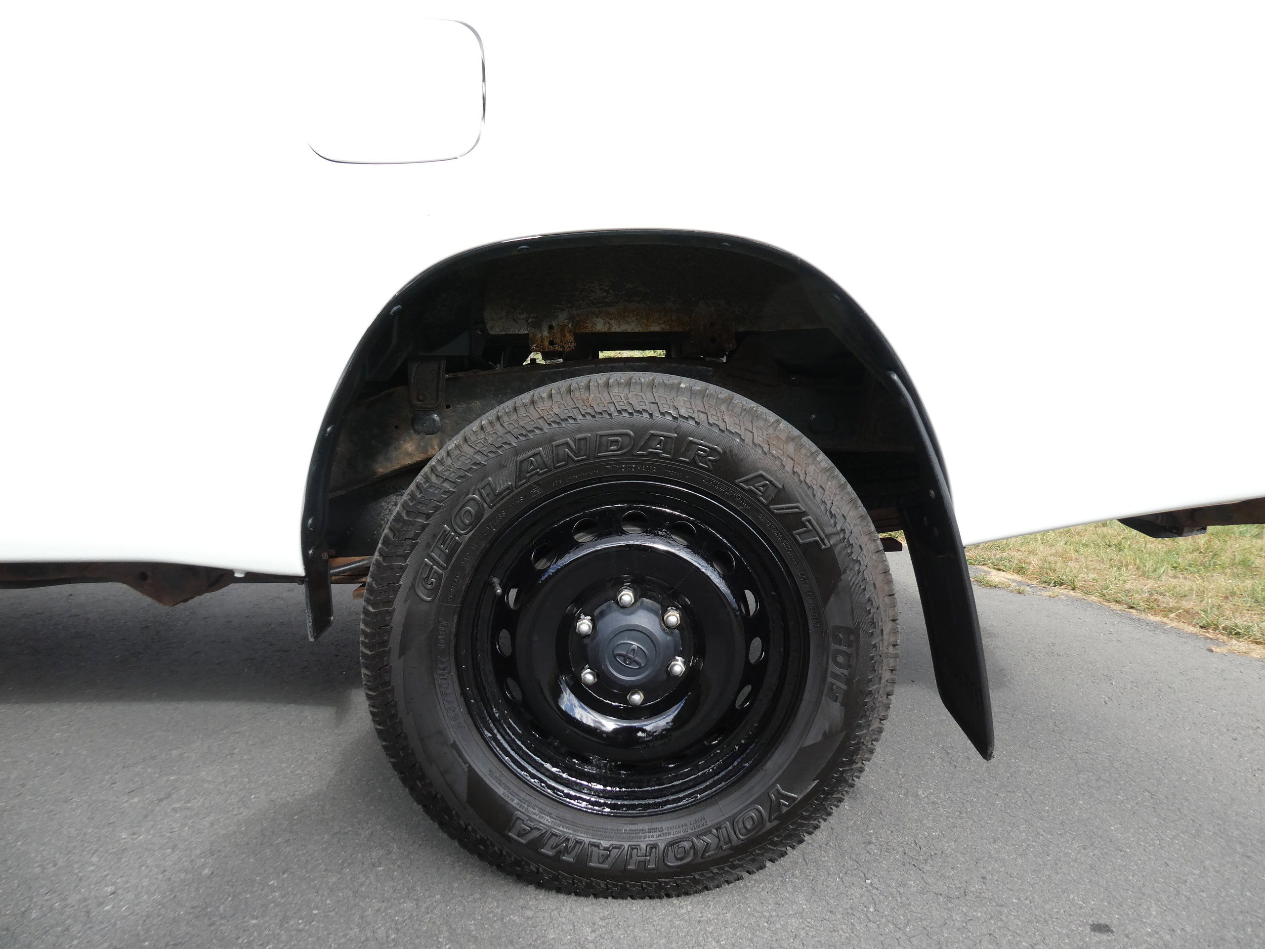 Toyota Hilux 2.4 D-4D Active Narrow Body Pickup 2dr Diesel Manual 4WD Euro 6 (150 ps) 2dr Manual 2020