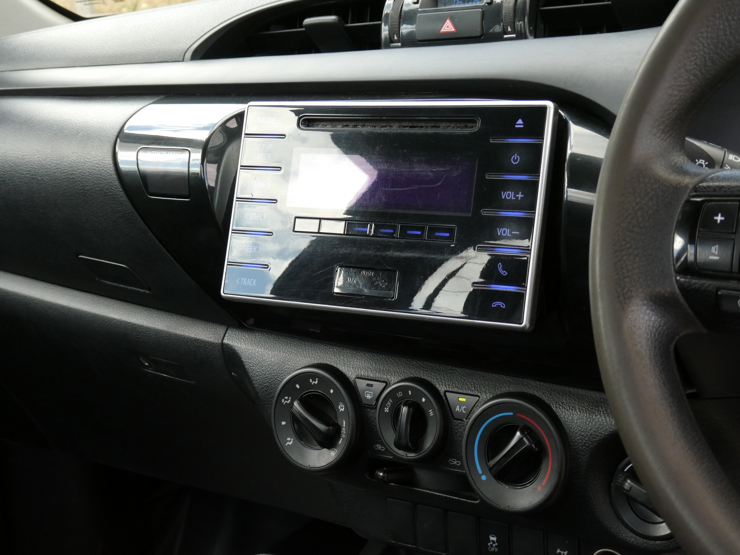 Toyota Hilux 2.4 D-4D Active Narrow Body Pickup 2dr Diesel Manual 4WD Euro 6 (150 ps) 2dr Manual 2020
