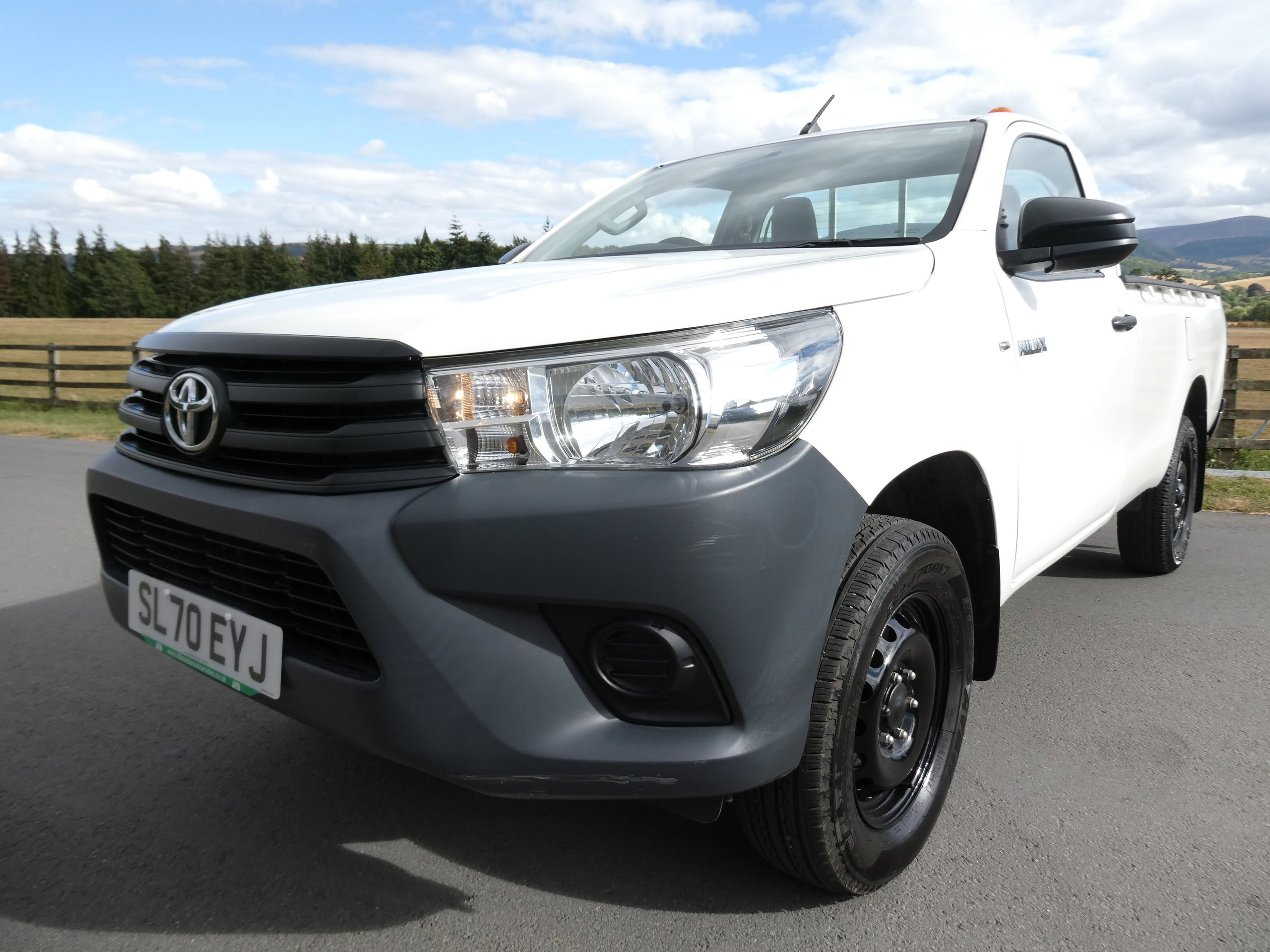 Toyota Hilux 2.4 D-4D Active Narrow Body Pickup 2dr Diesel Manual 4WD Euro 6 (150 ps) 2dr Manual 2020