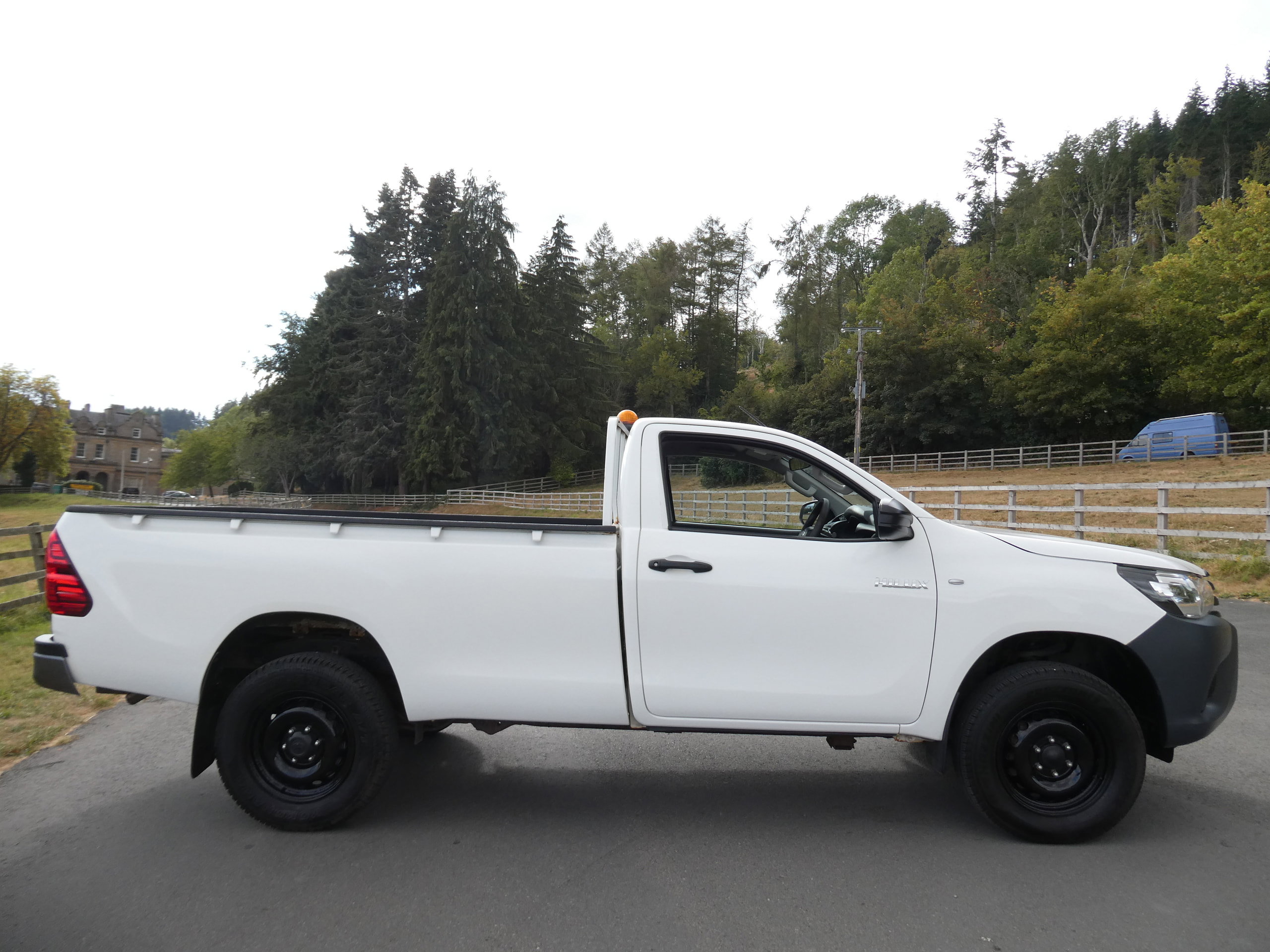 Toyota Hilux 2.4 D-4D Active Narrow Body Pickup 2dr Diesel Manual 4WD Euro 6 (150 ps) 2dr Manual 2020