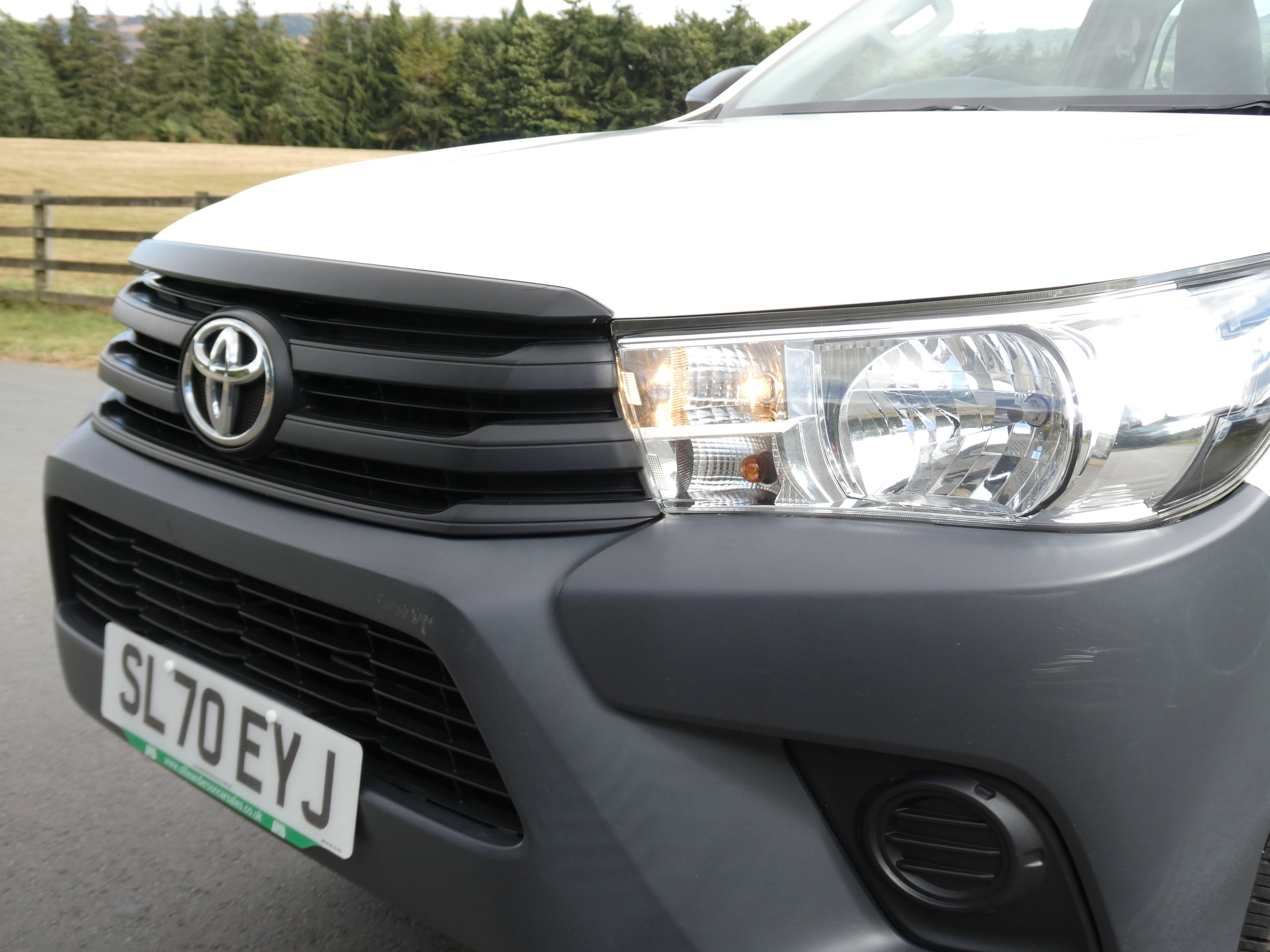 Toyota Hilux 2.4 D-4D Active Narrow Body Pickup 2dr Diesel Manual 4WD Euro 6 (150 ps) 2dr Manual 2020