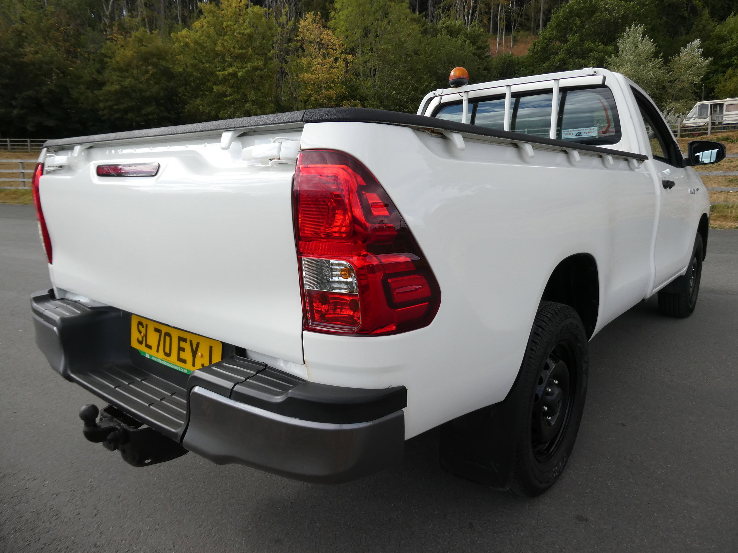 Toyota Hilux 2.4 D-4D Active Narrow Body Pickup 2dr Diesel Manual 4WD Euro 6 (150 ps) 2dr Manual 2020