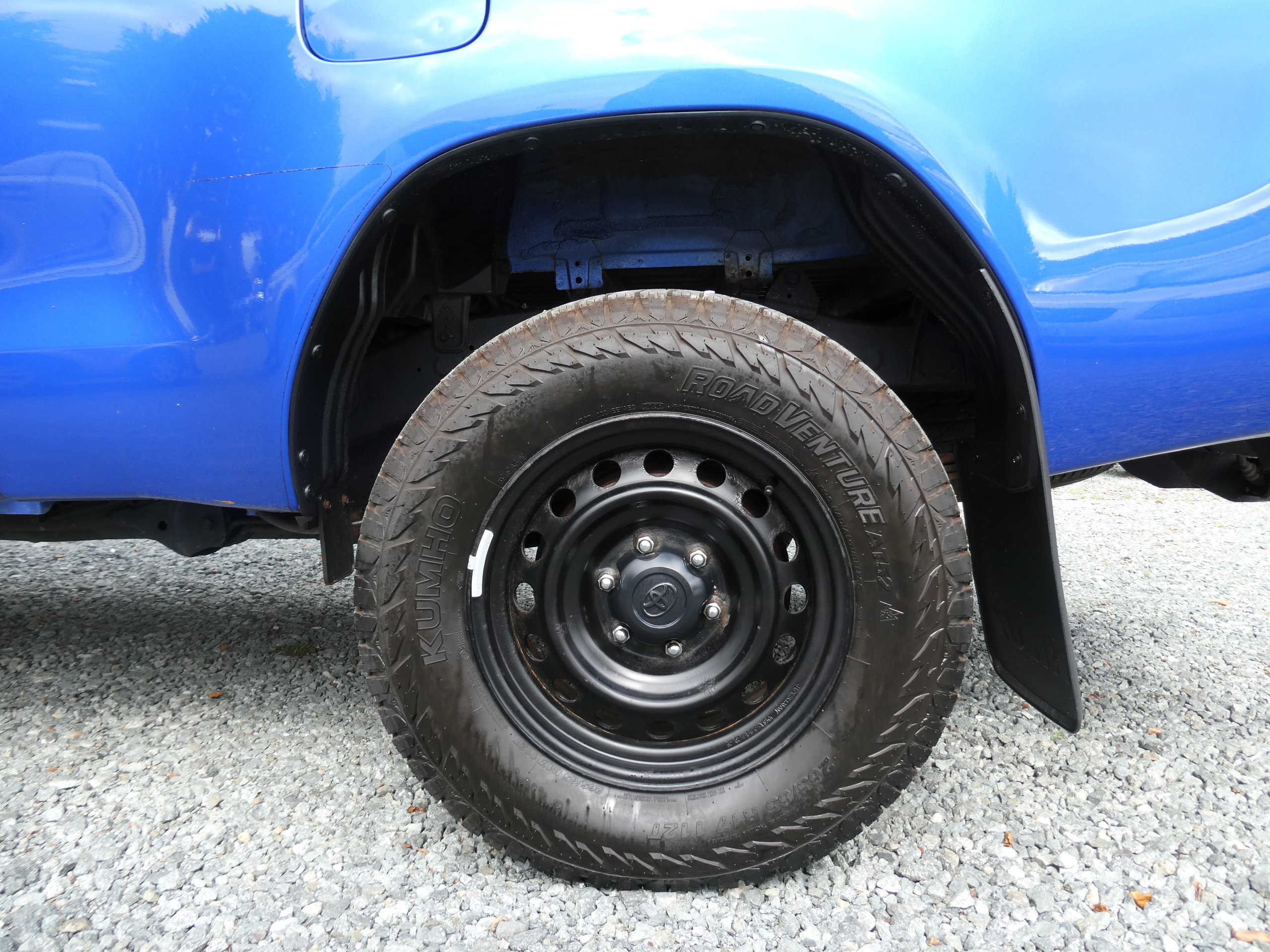 Toyota Hilux 2.4 D-4D Active Extra Pickup Extended Cab 4dr Diesel Manual 4WD Euro 6 (s/s) (150 ps) 4dr Manual 2020
