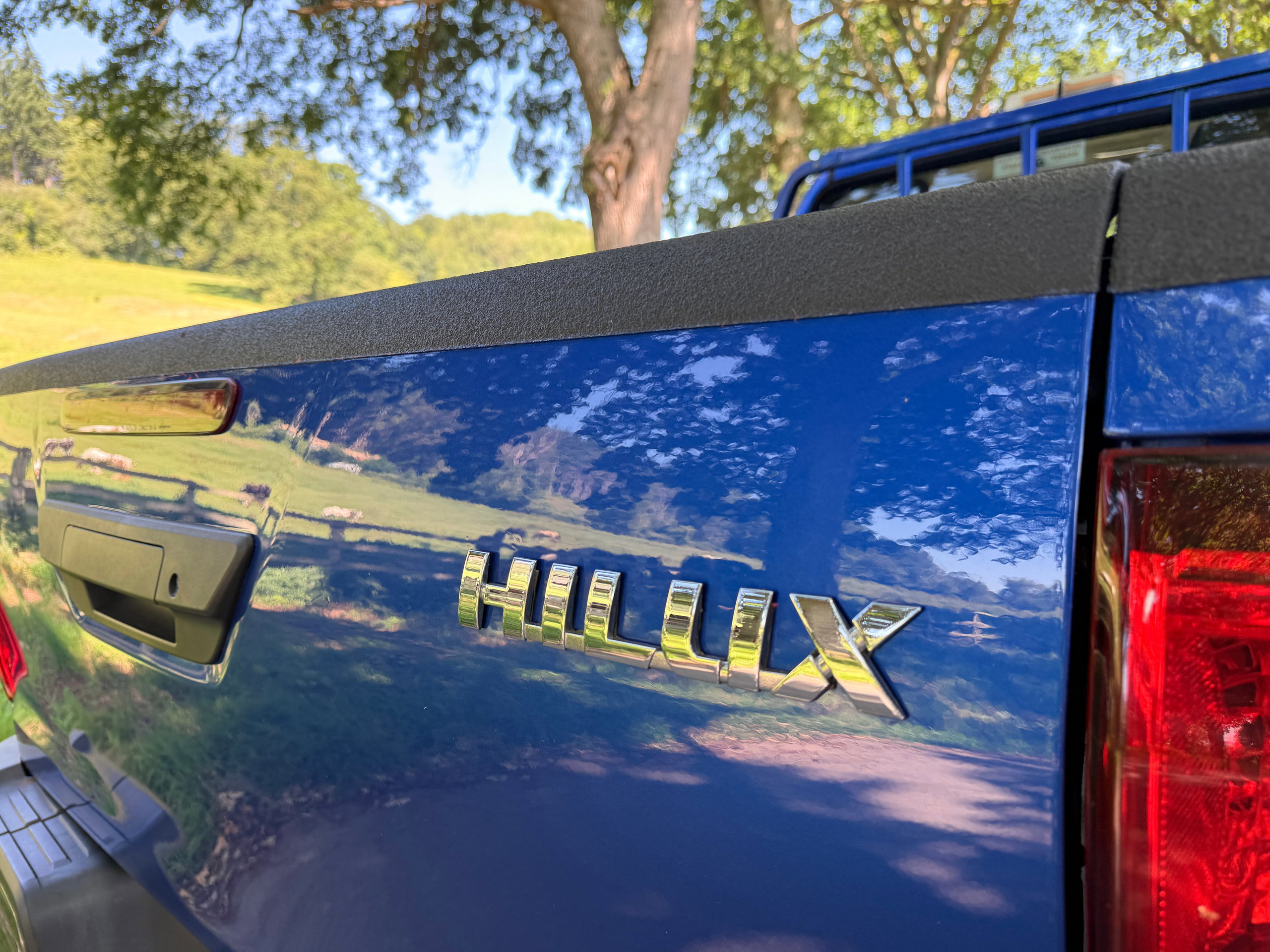 Toyota Hilux 2.4 D-4D Active Extra Pickup Extended Cab 4dr Diesel Manual 4WD Euro 6 (s/s) (150 ps) 4dr Manual 2020