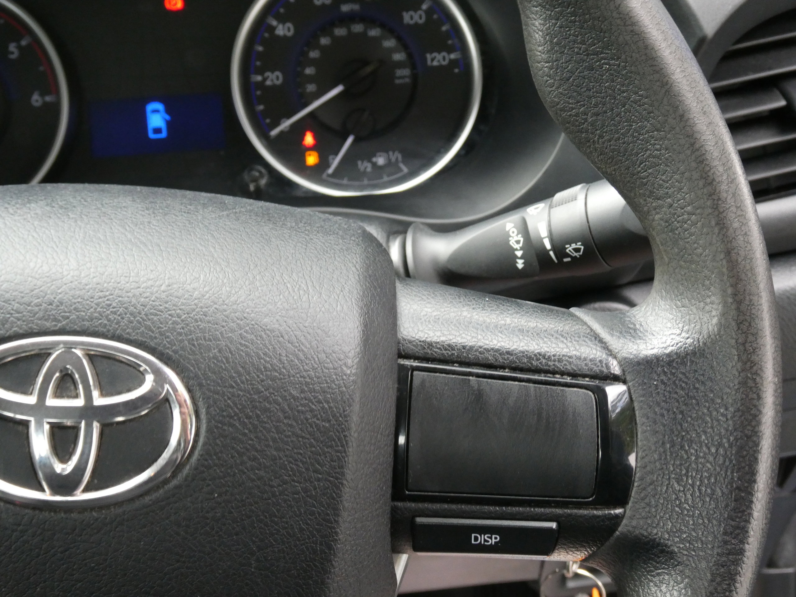 Toyota Hilux 2.4 D-4D Active Extra Pickup Extended Cab 4dr Diesel Manual 4WD Euro 6 (s/s) (150 ps) 4dr Manual 2020
