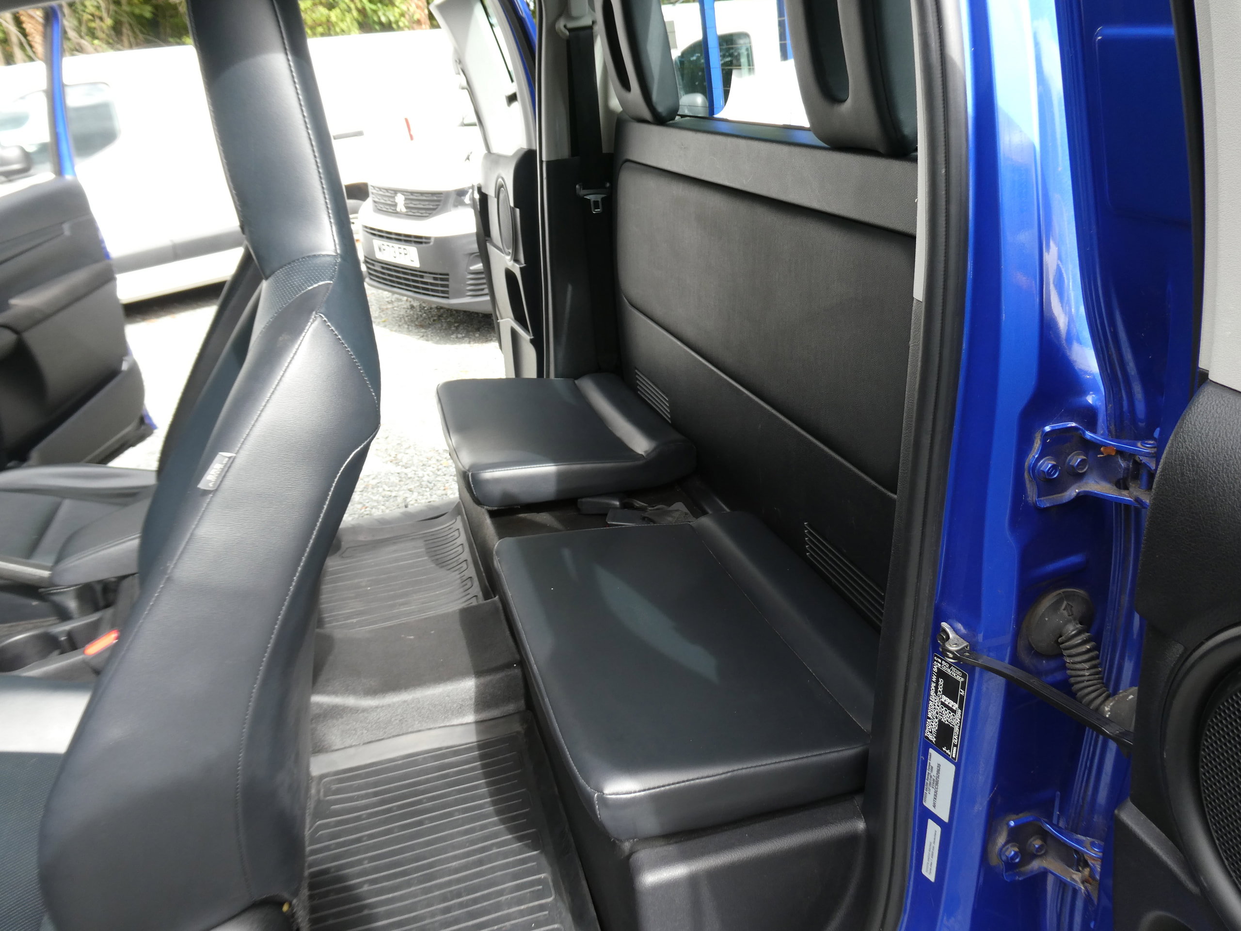 Toyota Hilux 2.4 D-4D Active Extra Pickup Extended Cab 4dr Diesel Manual 4WD Euro 6 (s/s) (150 ps) 4dr Manual 2020