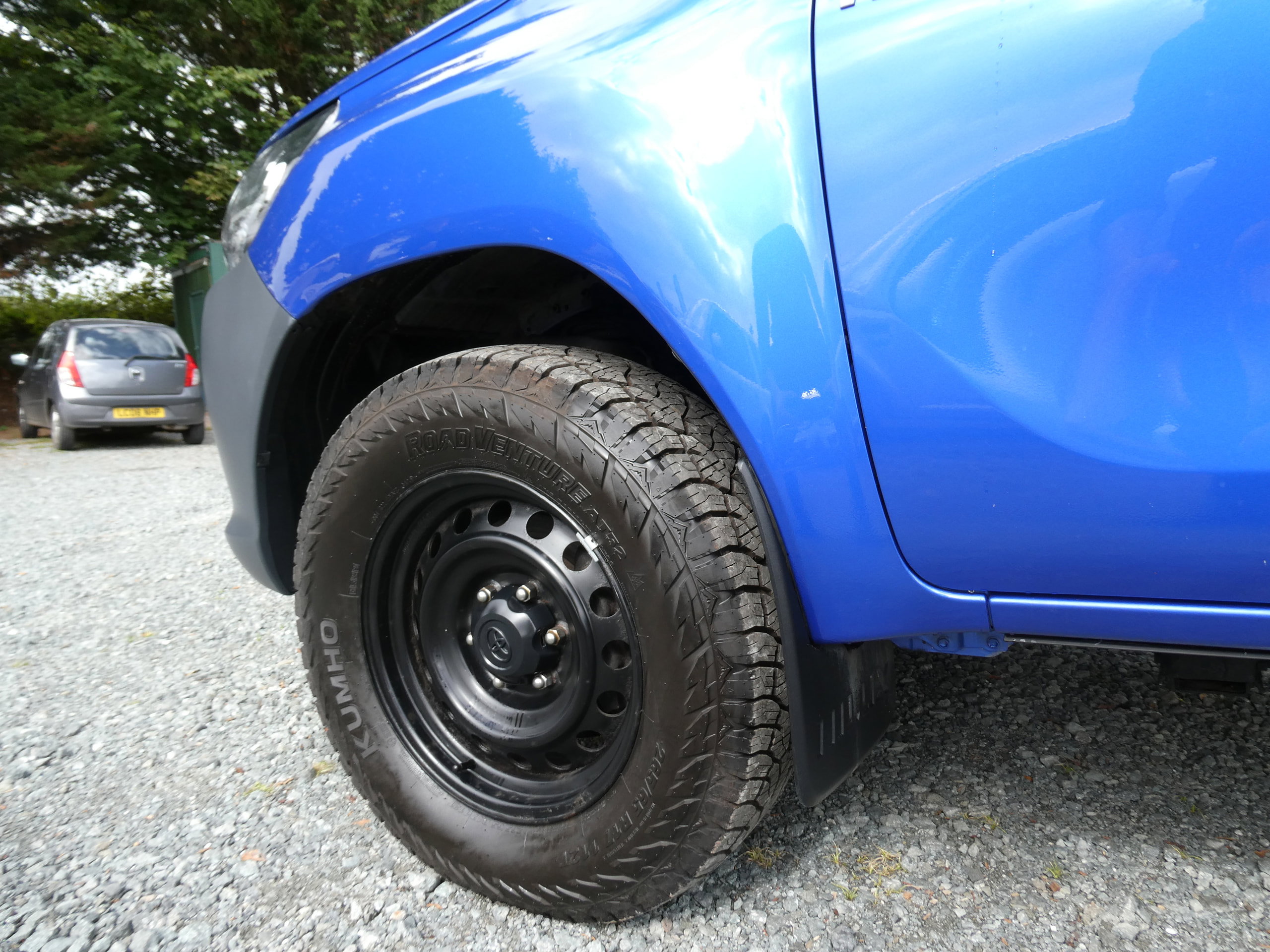 Toyota Hilux 2.4 D-4D Active Extra Pickup Extended Cab 4dr Diesel Manual 4WD Euro 6 (s/s) (150 ps) 4dr Manual 2020