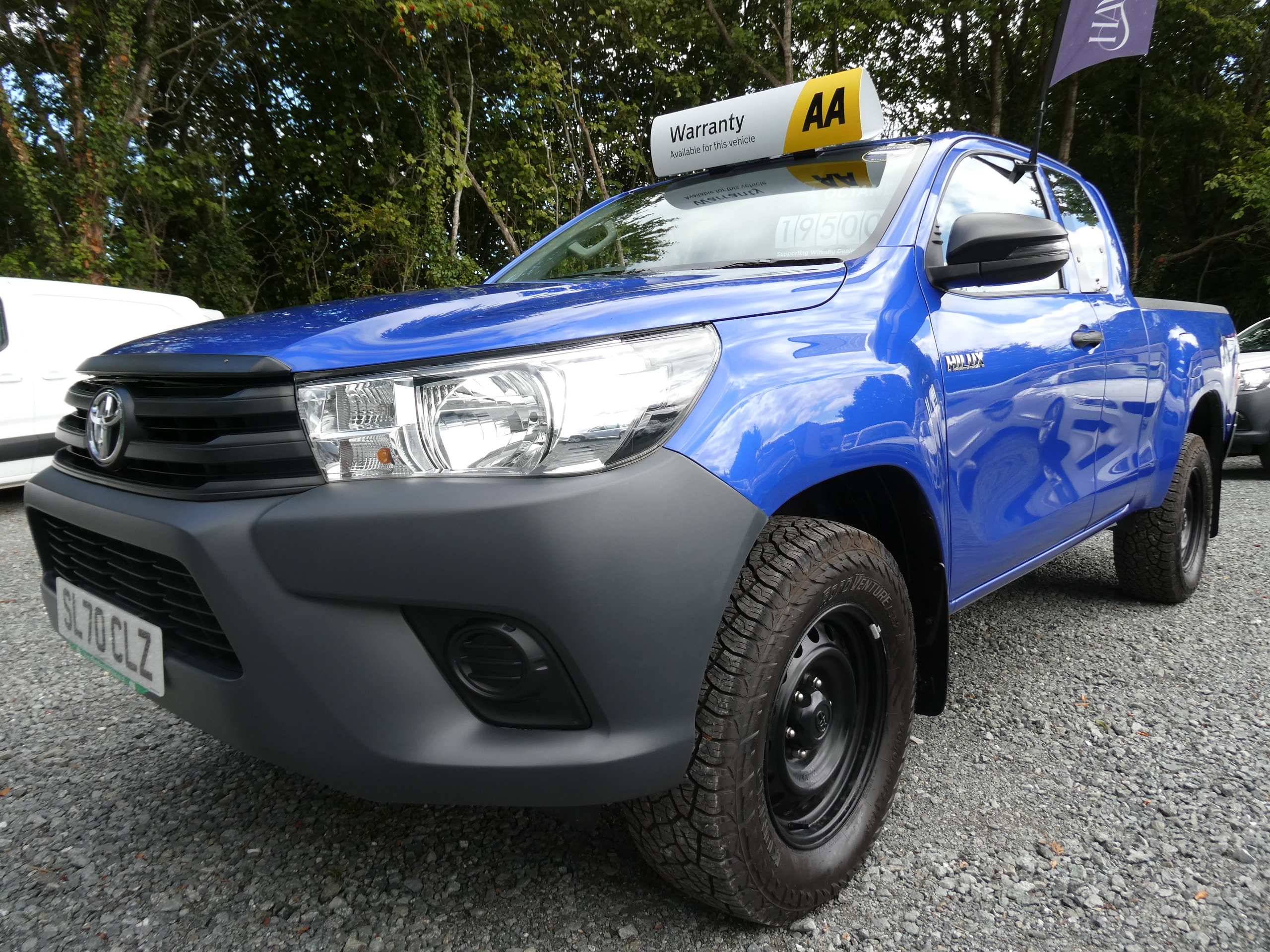 Toyota Hilux 2.4 D-4D Active Extra Pickup Extended Cab 4dr Diesel Manual 4WD Euro 6 (s/s) (150 ps) 4dr Manual 2020