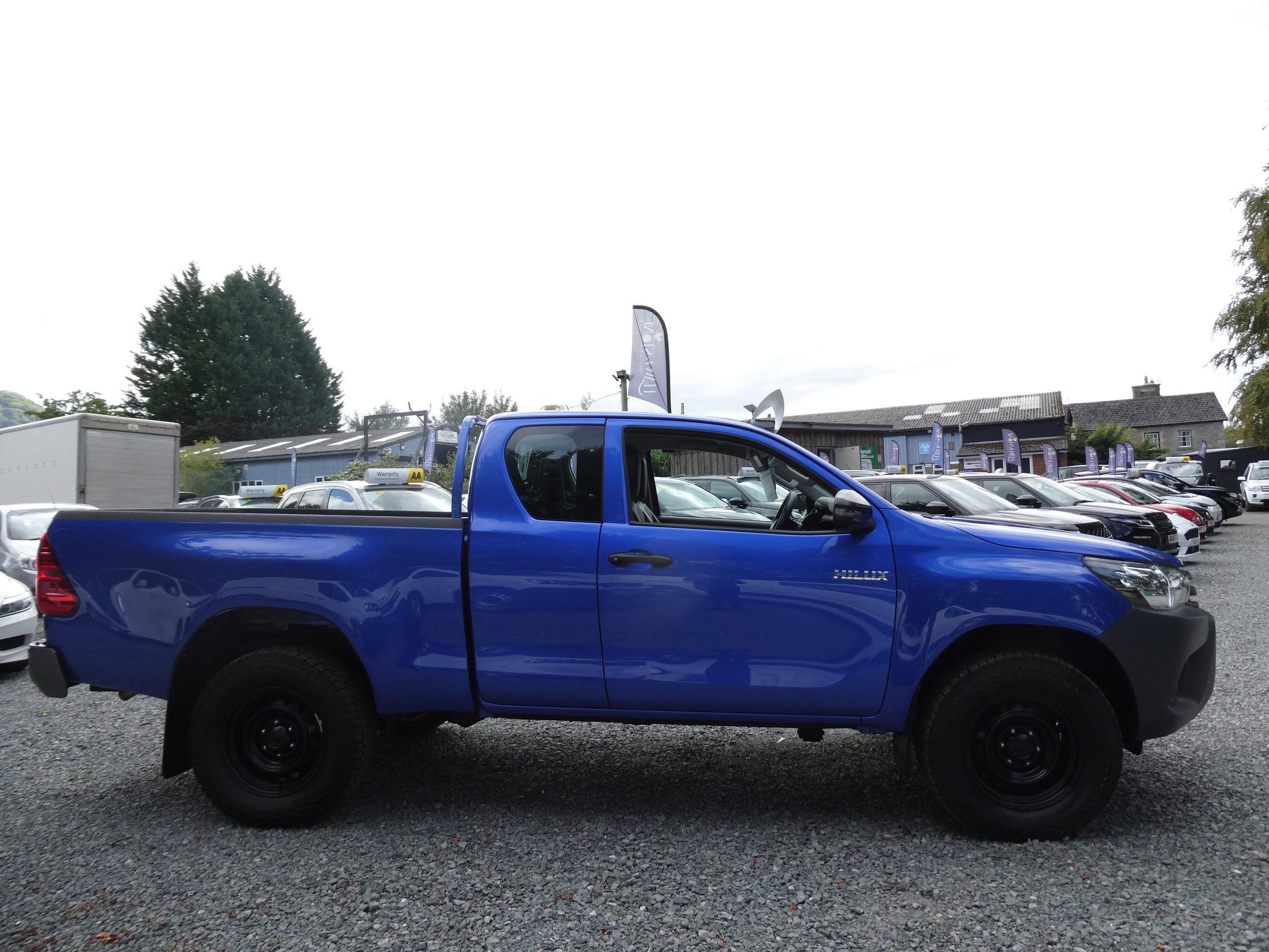 Toyota Hilux 2.4 D-4D Active Extra Pickup Extended Cab 4dr Diesel Manual 4WD Euro 6 (s/s) (150 ps) 4dr Manual 2020