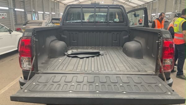 Toyota Hilux 2.4 D-4D Active Extra Pickup Extended Cab 4dr Diesel Manual 4WD Euro 6 (s/s) (150 ps) 4dr Manual 2020
