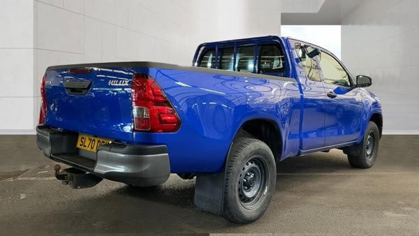 Toyota Hilux 2.4 D-4D Active Extra Pickup Extended Cab 4dr Diesel Manual 4WD Euro 6 (s/s) (150 ps) 4dr Manual 2020