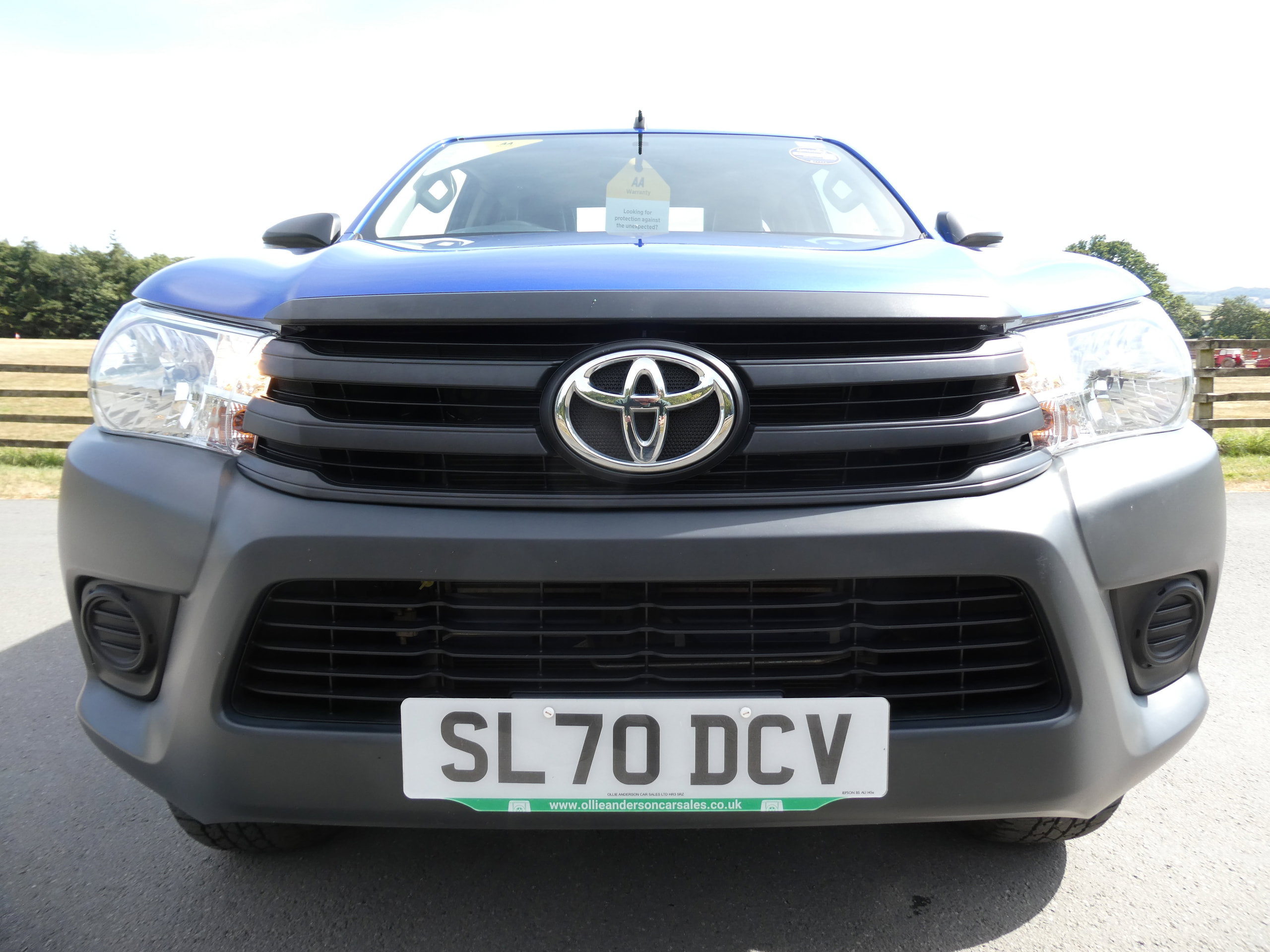 Toyota Hilux 2.4 D-4D Active Extra Pickup Extended Cab 4dr Diesel Manual 4WD Euro 6 (s/s) (150 ps) 4dr Manual 2020