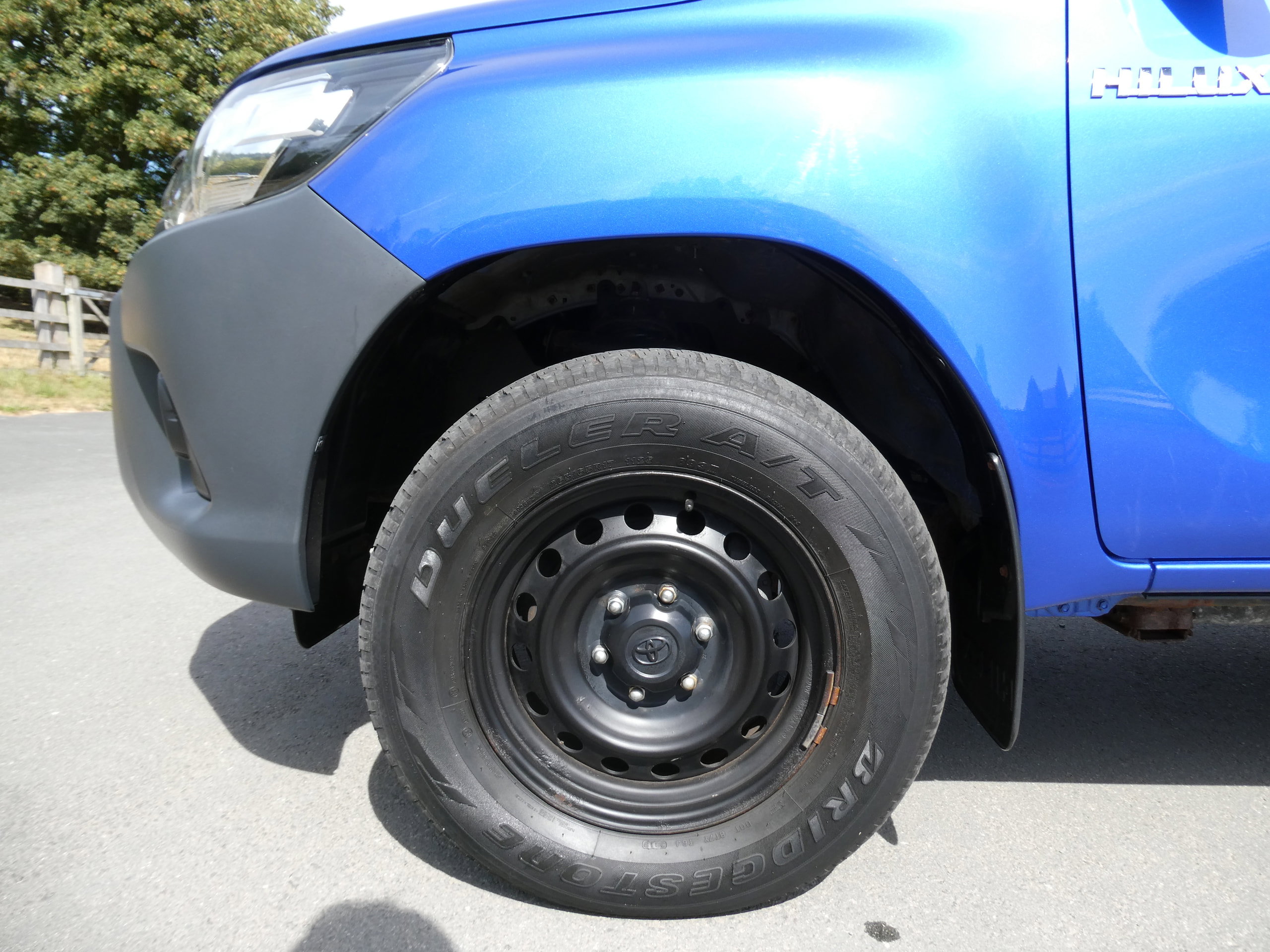 Toyota Hilux 2.4 D-4D Active Extra Pickup Extended Cab 4dr Diesel Manual 4WD Euro 6 (s/s) (150 ps) 4dr Manual 2020