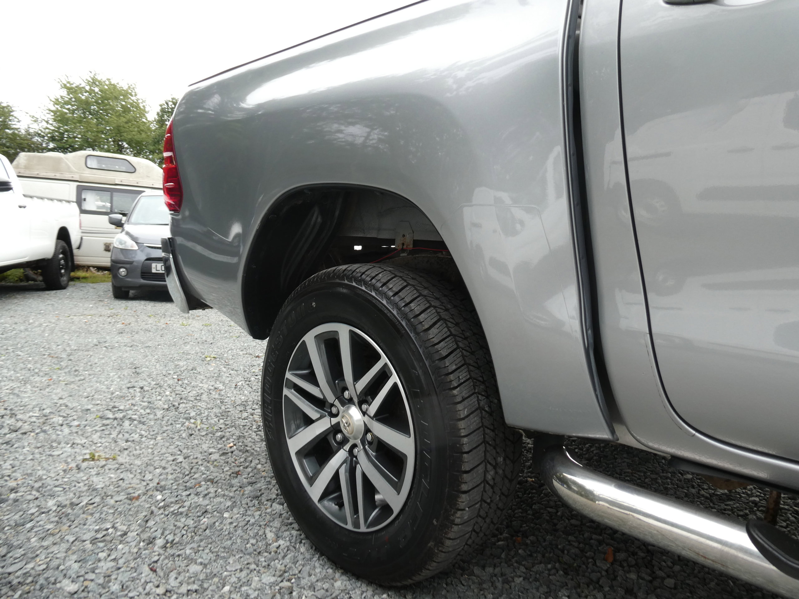 Toyota Hilux 2.4 D-4D Invincible Pickup Double Cab 4dr Diesel Auto 4WD Euro 6 (TSS, 3.5t) (150 ps) 4dr Automatic 2017
