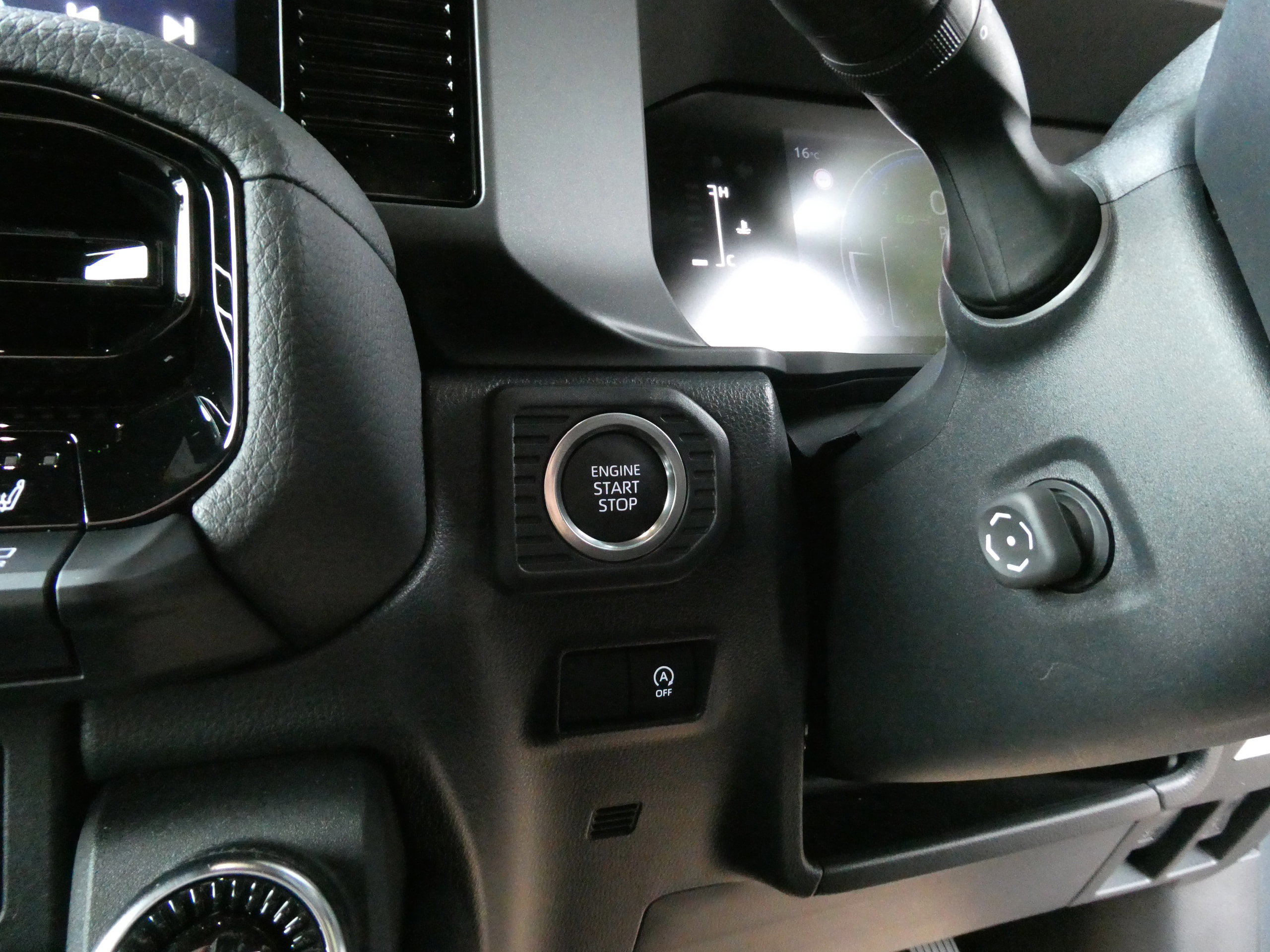 Toyota Land Cruiser 2.8D MHEV Panel Van 5dr Diesel Hybrid Auto 4WD LWB Euro 6 (s/s) (205 ps) 5dr Automatic 2026