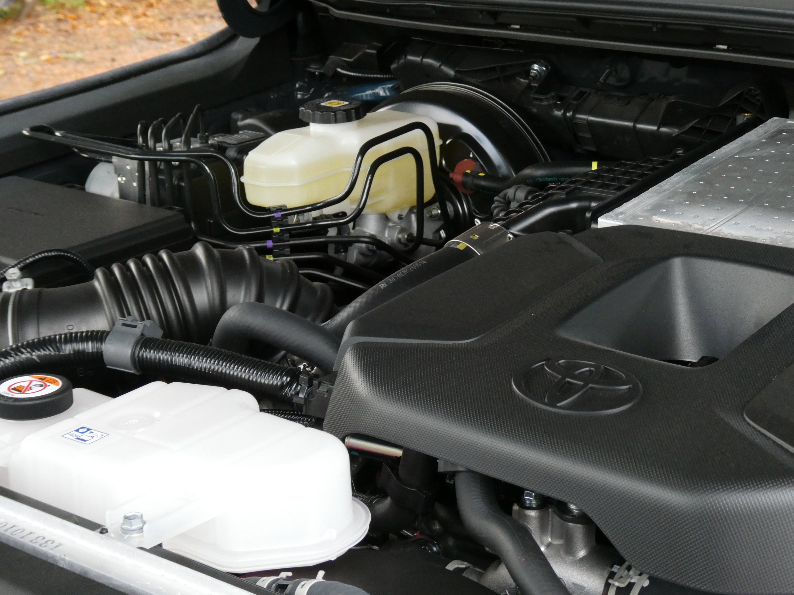 Toyota Land Cruiser 2.8D MHEV Panel Van 5dr Diesel Hybrid Auto 4WD LWB Euro 6 (s/s) (205 ps) 5dr Automatic 2026