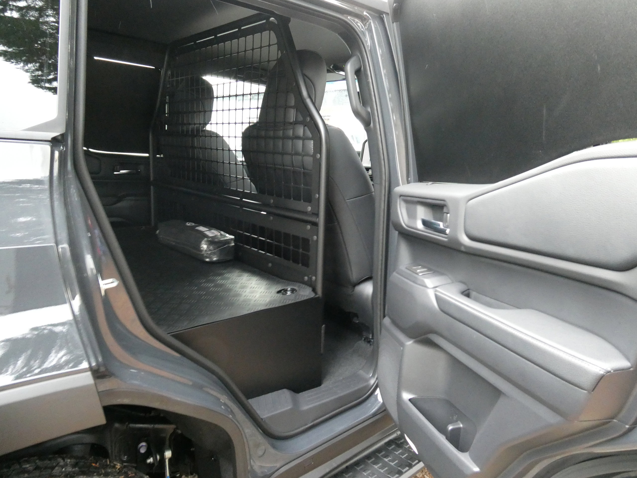 Toyota Land Cruiser 2.8D MHEV Panel Van 5dr Diesel Hybrid Auto 4WD LWB Euro 6 (s/s) (205 ps) 5dr Automatic 2026