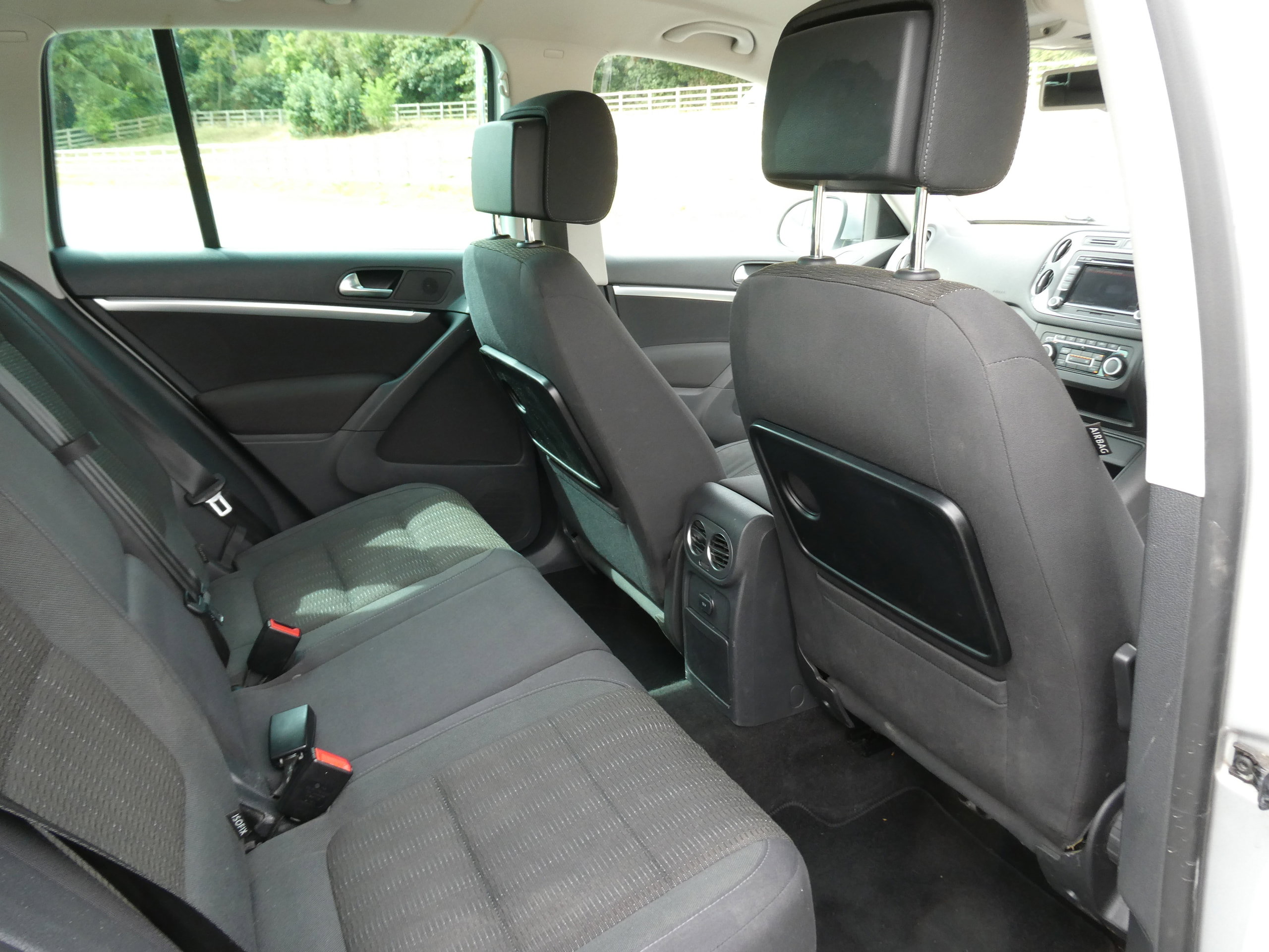 Volkswagen Tiguan 2.0 TDI BlueMotion Tech SE SUV 5dr Diesel Manual 4WD Euro 5 (s/s) (140 ps) 5dr Manual 2012