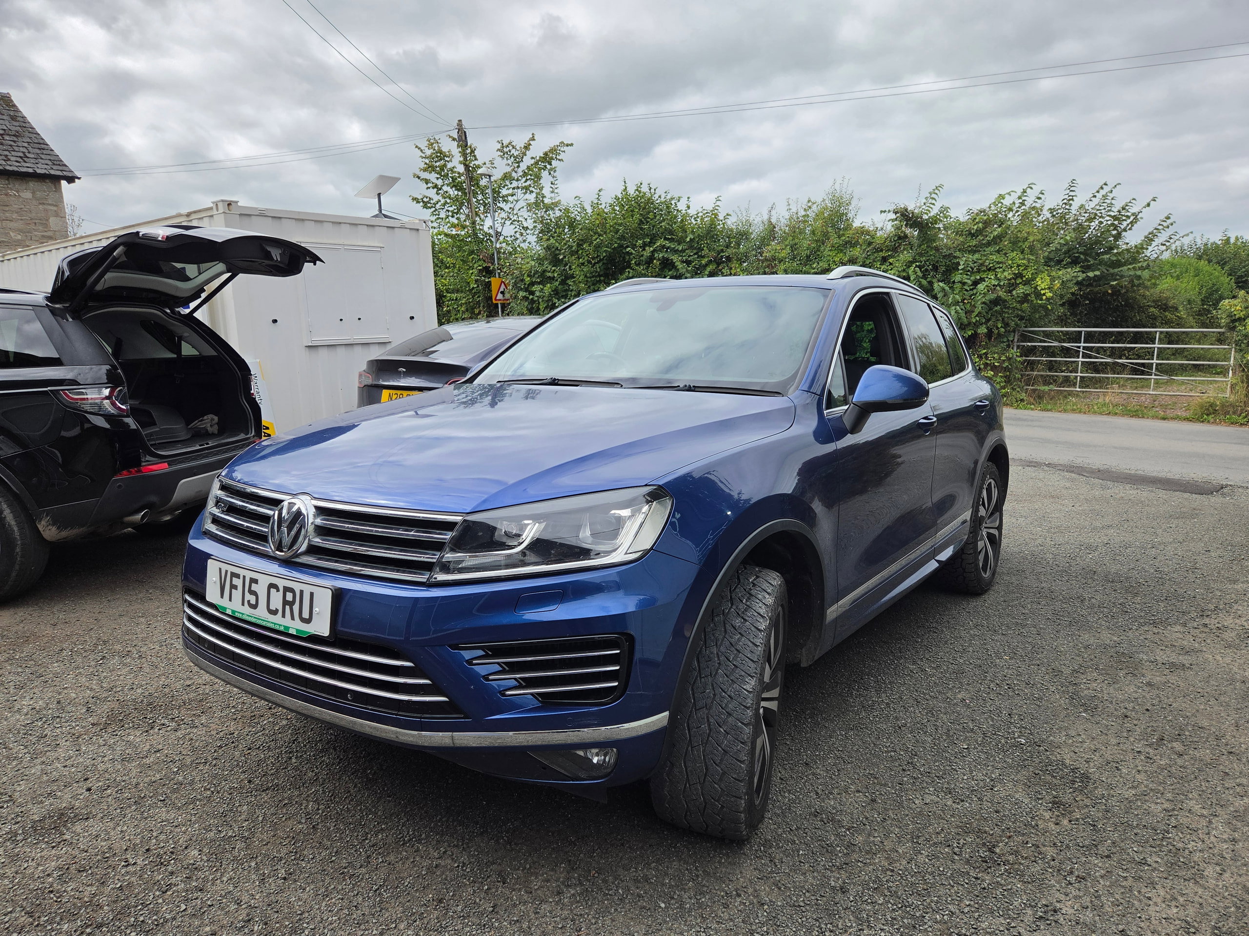 Volkswagen Touareg 3.0 TDI V6 BlueMotion Tech R-Line SUV 5dr Diesel Tiptronic 4WD Euro 6 (s/s) (262 ps) 5dr Automatic 2015