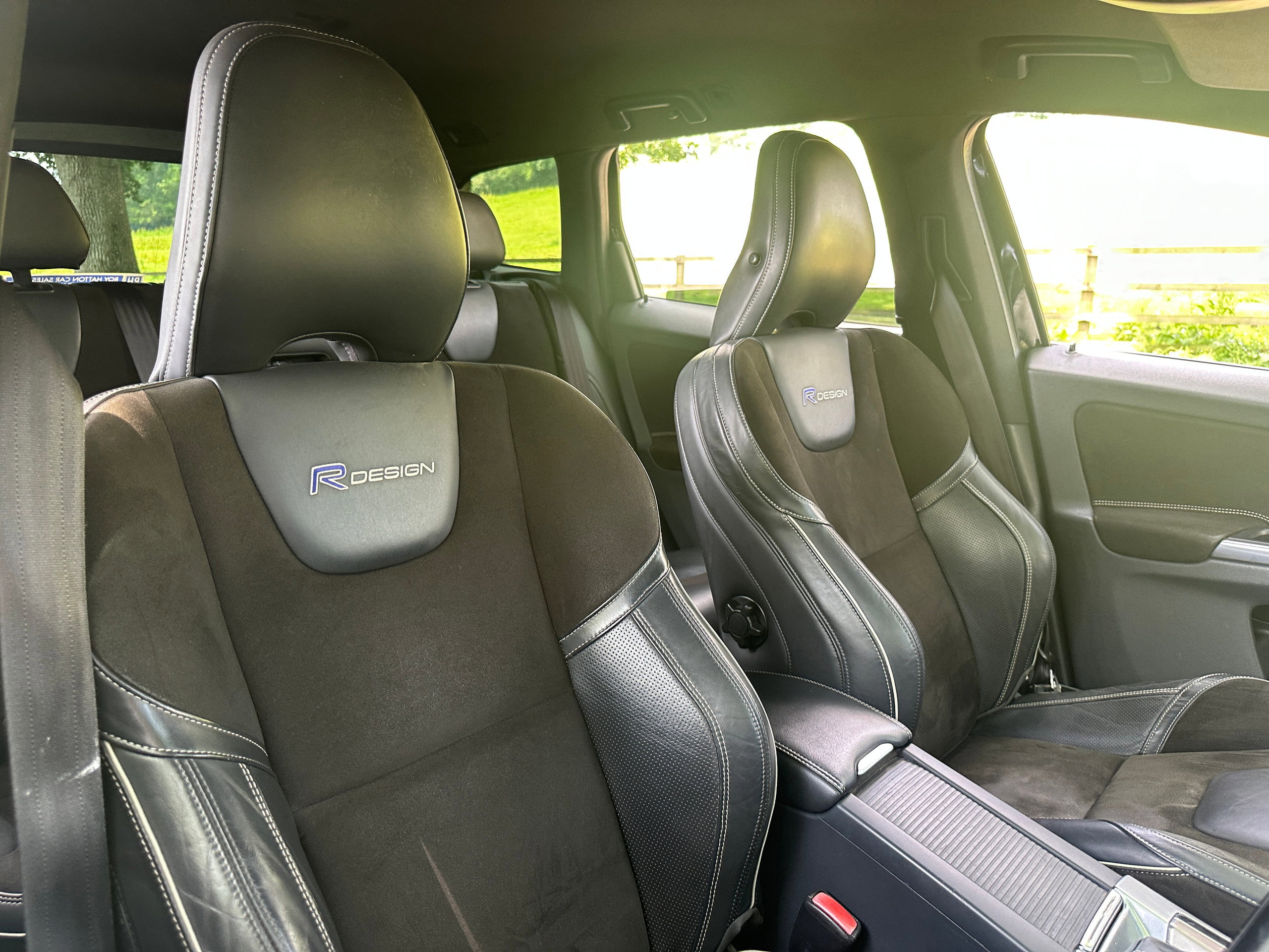 Volvo XC60 2.4 D5 R-Design Nav SUV 5dr Diesel Geartronic AWD Euro 5 (215 ps) 5dr Automatic 2013