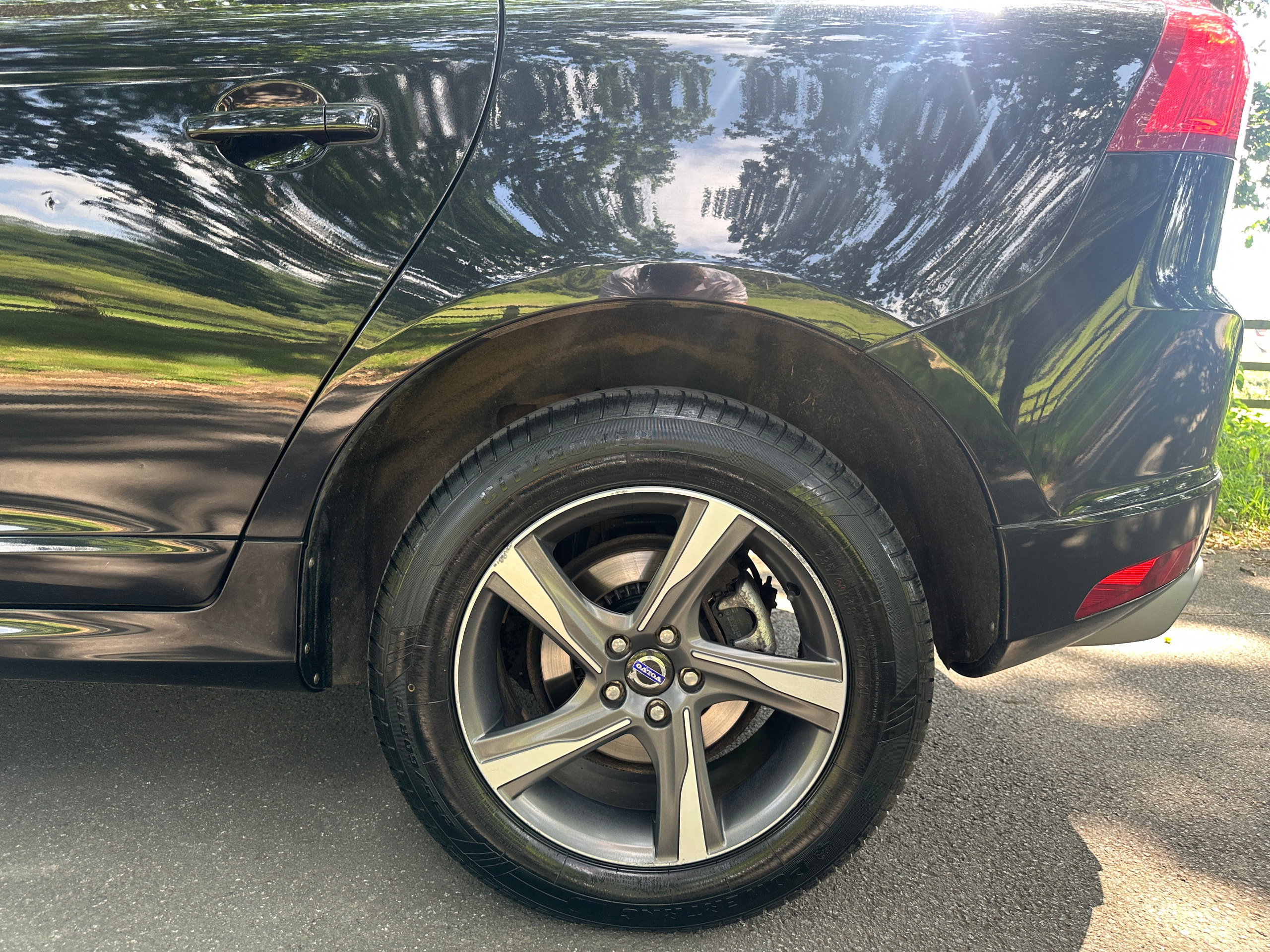 Volvo XC60 2.4 D5 R-Design Nav SUV 5dr Diesel Geartronic AWD Euro 5 (215 ps) 5dr Automatic 2013