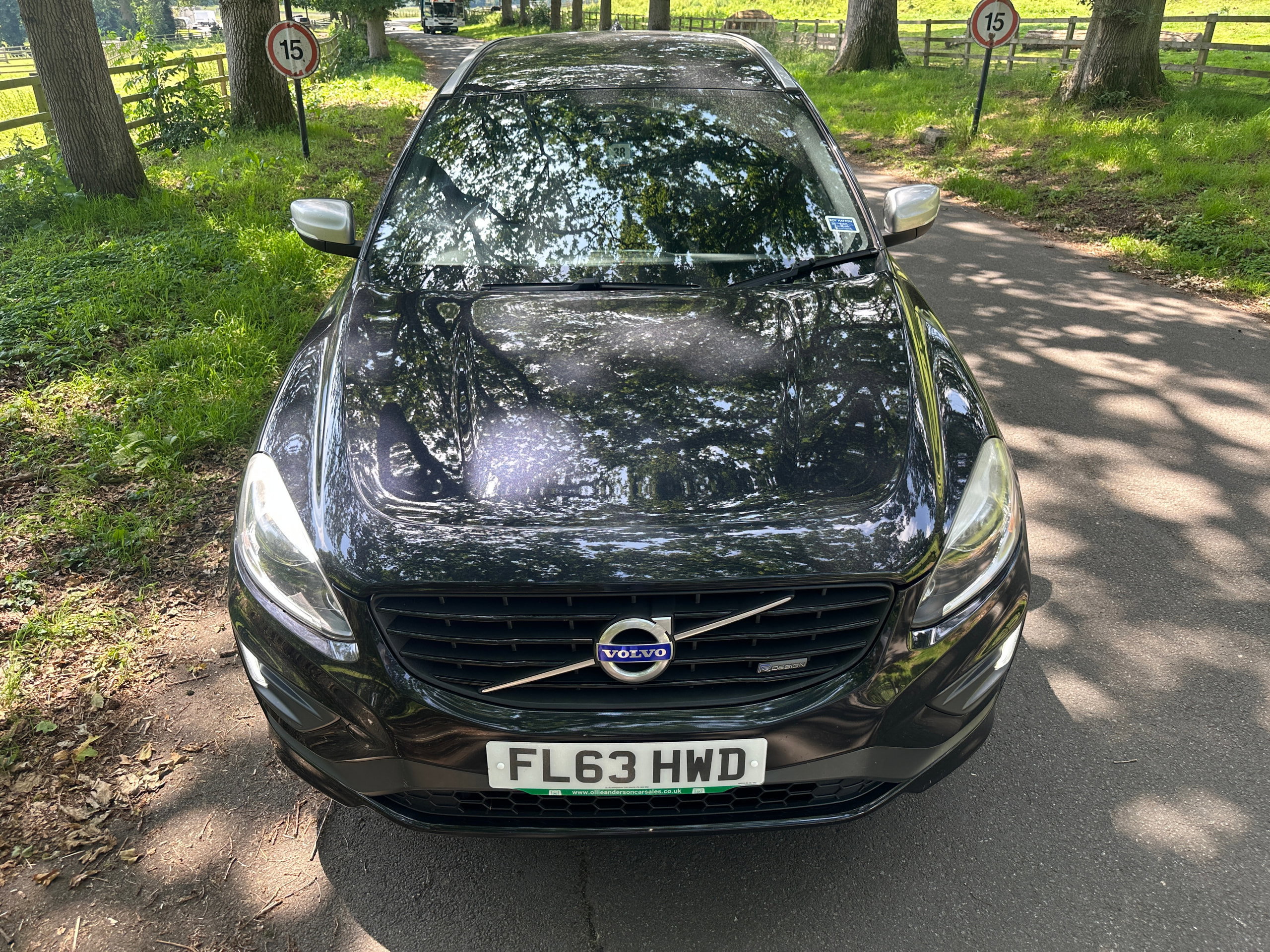 Volvo XC60 2.4 D5 R-Design Nav SUV 5dr Diesel Geartronic AWD Euro 5 (215 ps) 5dr Automatic 2013