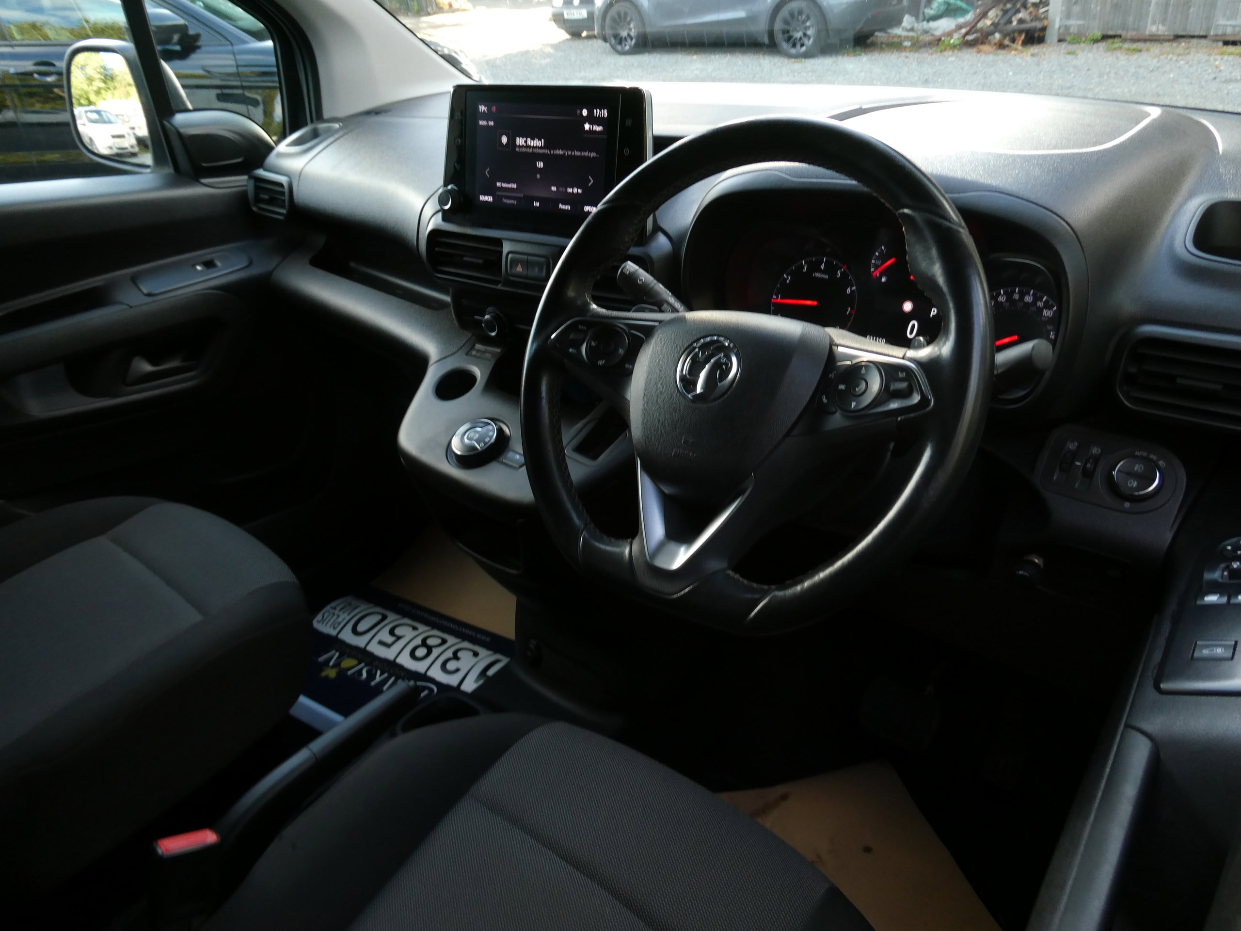 Vauxhall Combo 1.5 Turbo D 2300 Edition Panel Van 4dr Diesel Auto L2 H1 Euro 6 (s/s) (130 ps) 4dr Automatic 2021