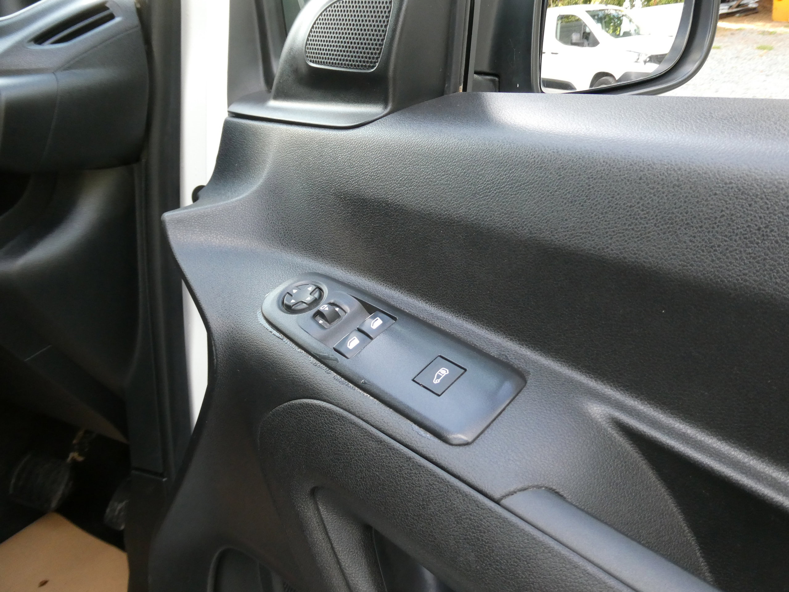 Vauxhall Combo 1.5 Turbo D 2300 Edition Panel Van 4dr Diesel Auto L2 H1 Euro 6 (s/s) (130 ps) 4dr Automatic 2021