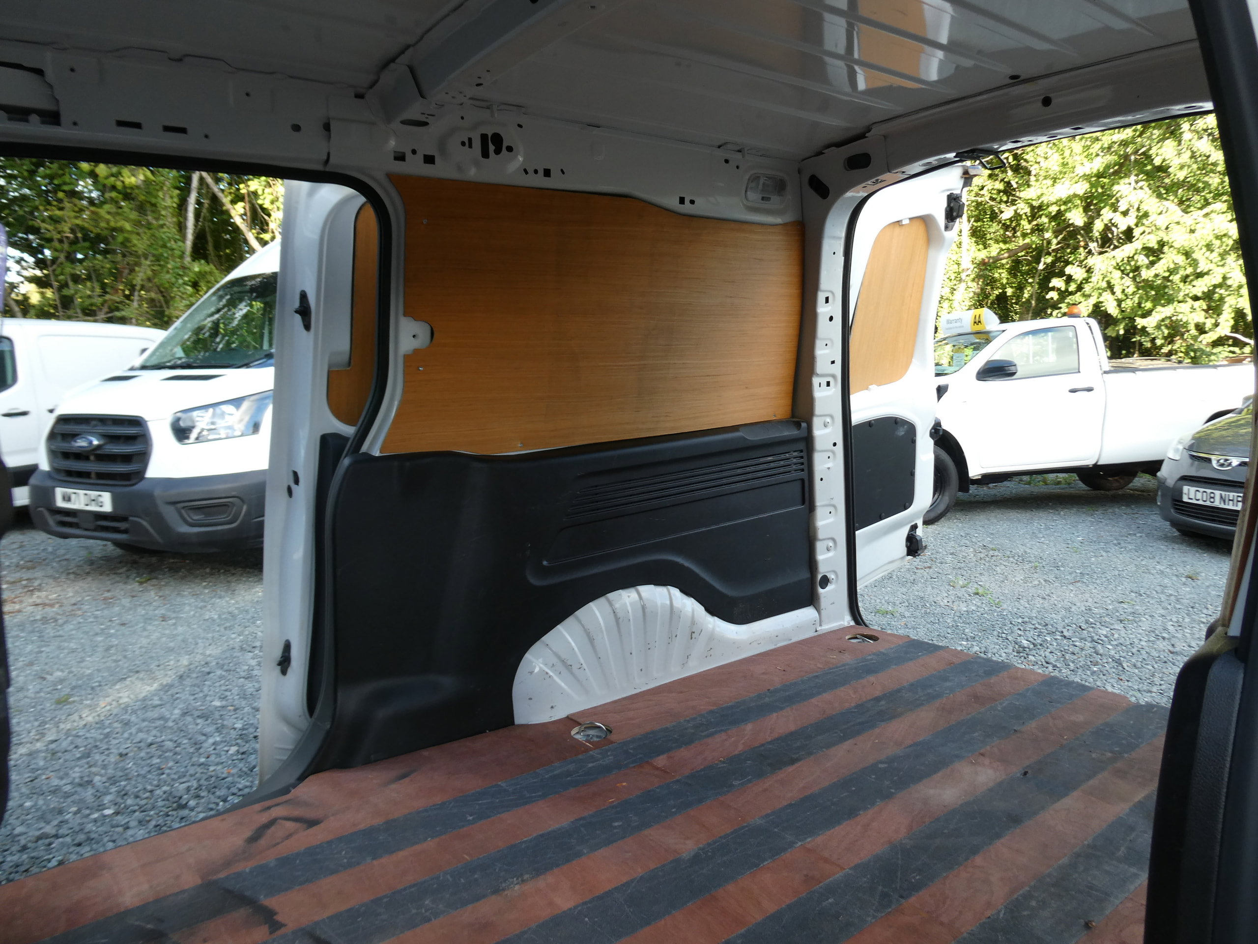 Vauxhall Combo 1.5 Turbo D 2300 Edition Panel Van 4dr Diesel Auto L2 H1 Euro 6 (s/s) (130 ps) 4dr Automatic 2021