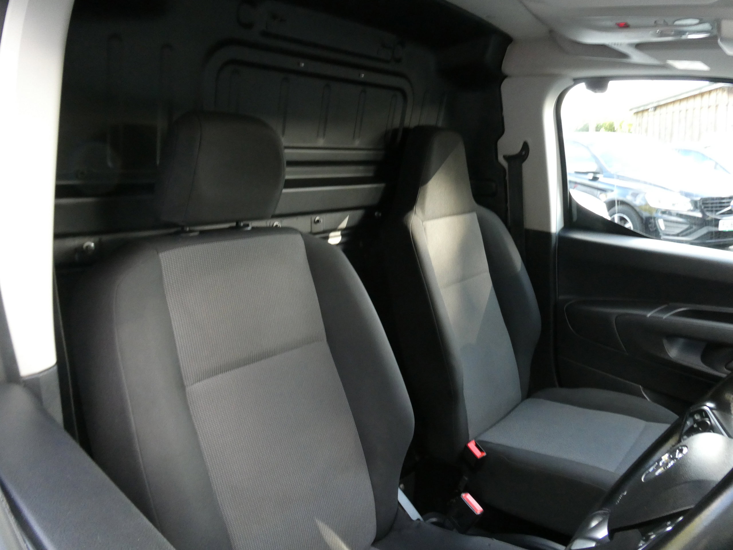 Vauxhall Combo 1.5 Turbo D 2300 Edition Panel Van 4dr Diesel Auto L2 H1 Euro 6 (s/s) (130 ps) 4dr Automatic 2021